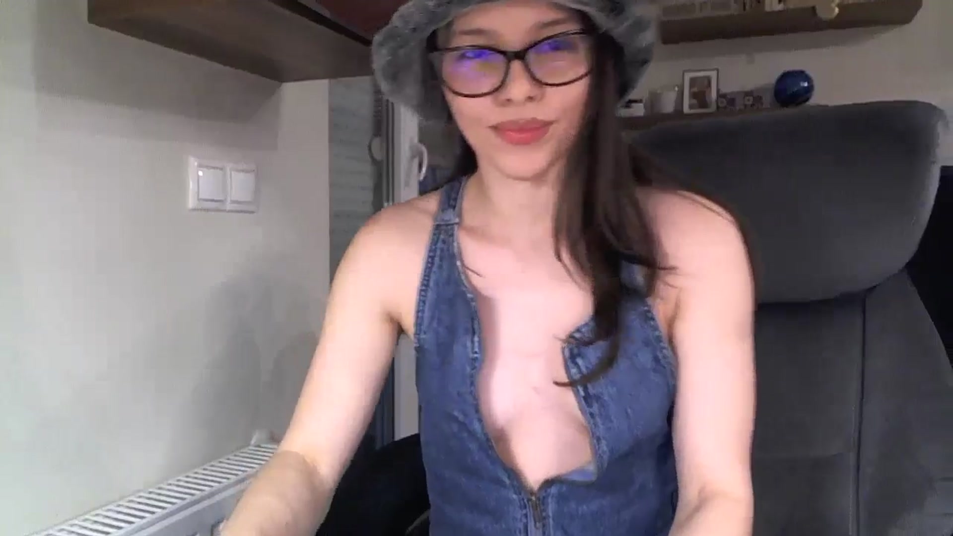 Gallery image thumbnail from Heaven_hot's myfreecams stream on, 11/09/2025, 15:58 image 8 of 20
