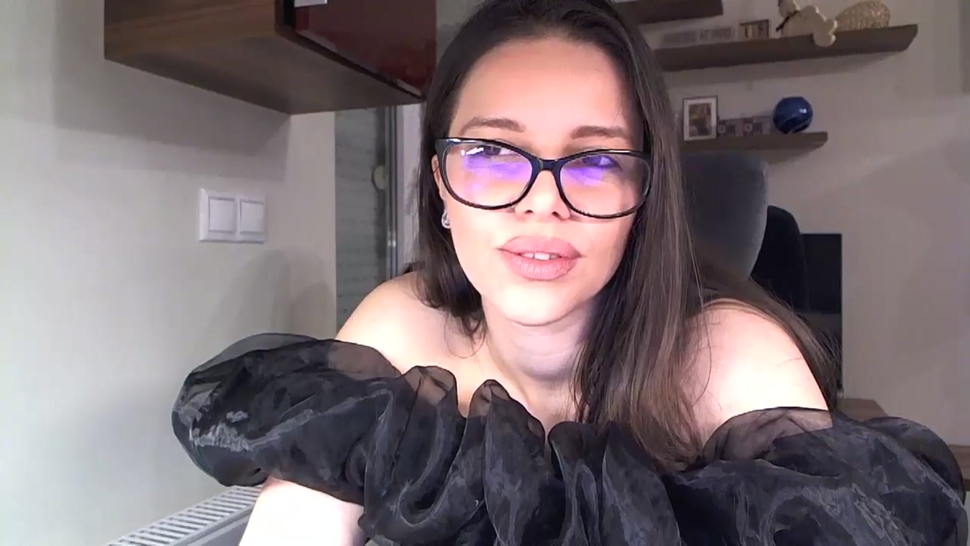 Gallery image thumbnail from Heaven_hot's myfreecams stream on, 11/16/2025, 17:21 image 10 of 20