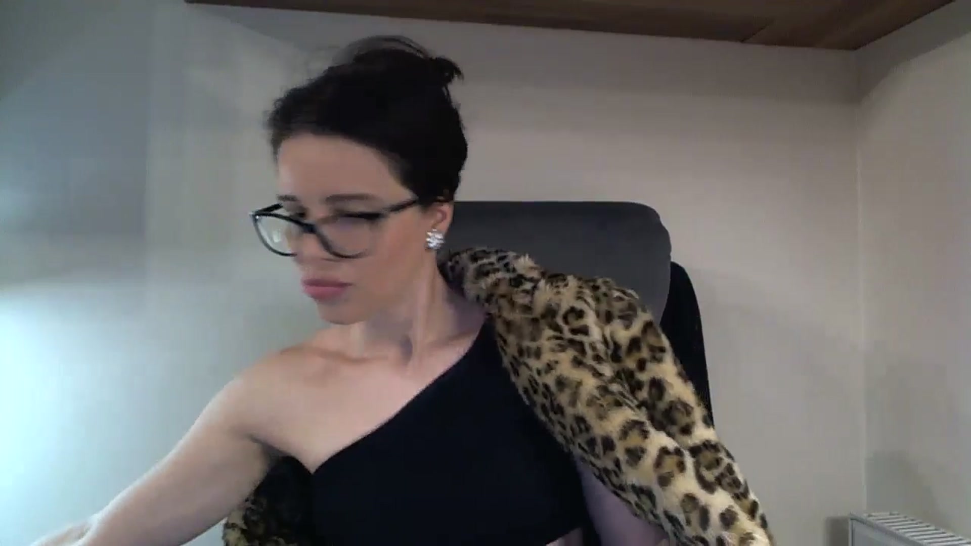 Gallery image thumbnail from Heaven_hot's myfreecams stream on, 11/29/2025, 11:12 image 16 of 20