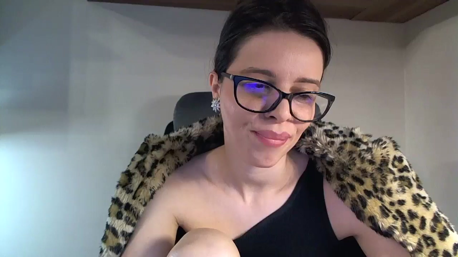 Gallery image thumbnail from Heaven_hot's myfreecams stream on, 11/29/2025, 11:12 image 15 of 20