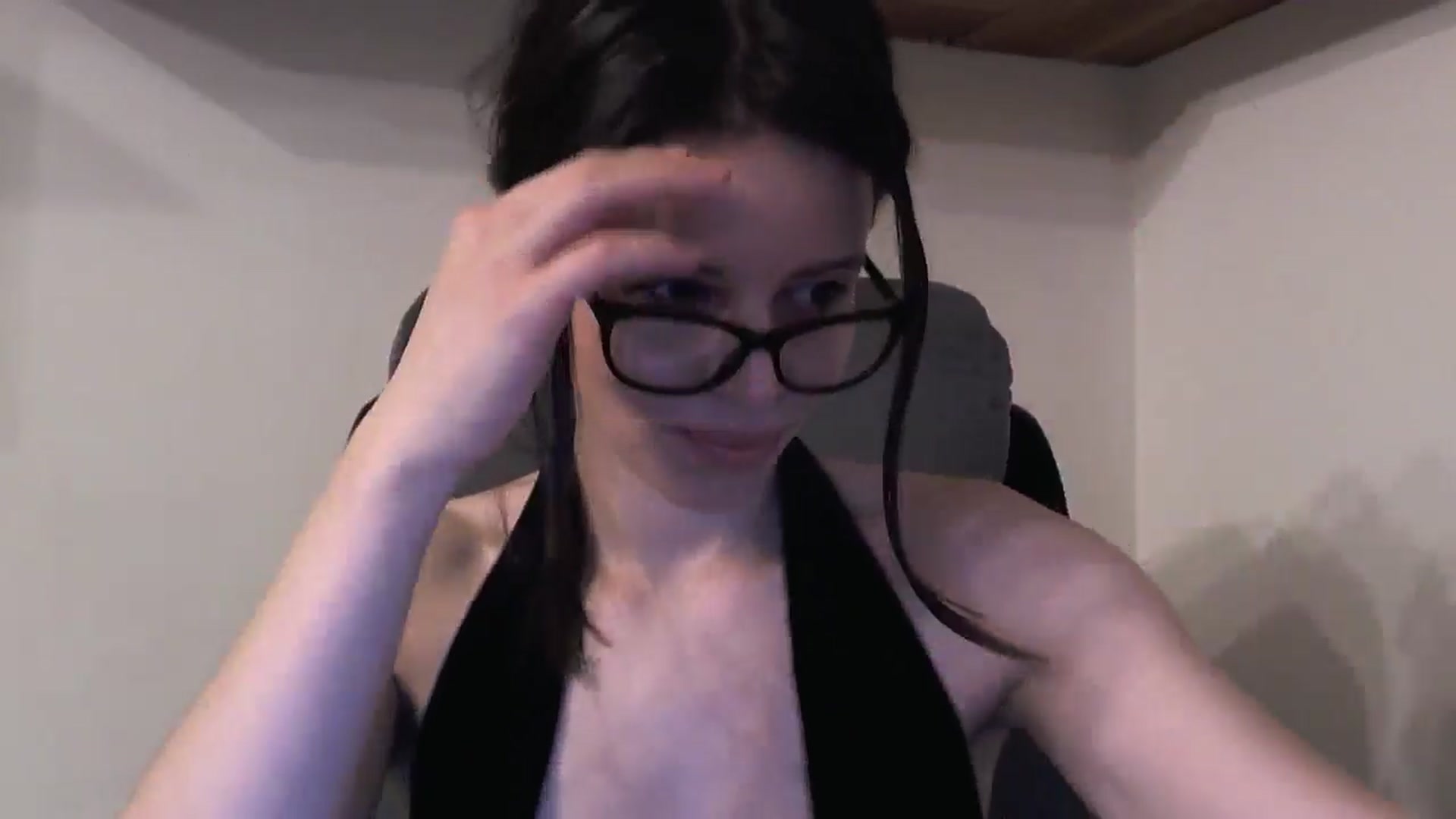 Gallery image thumbnail from Heaven_hot's myfreecams stream on, 01/18/2026, 15:38 image 9 of 20