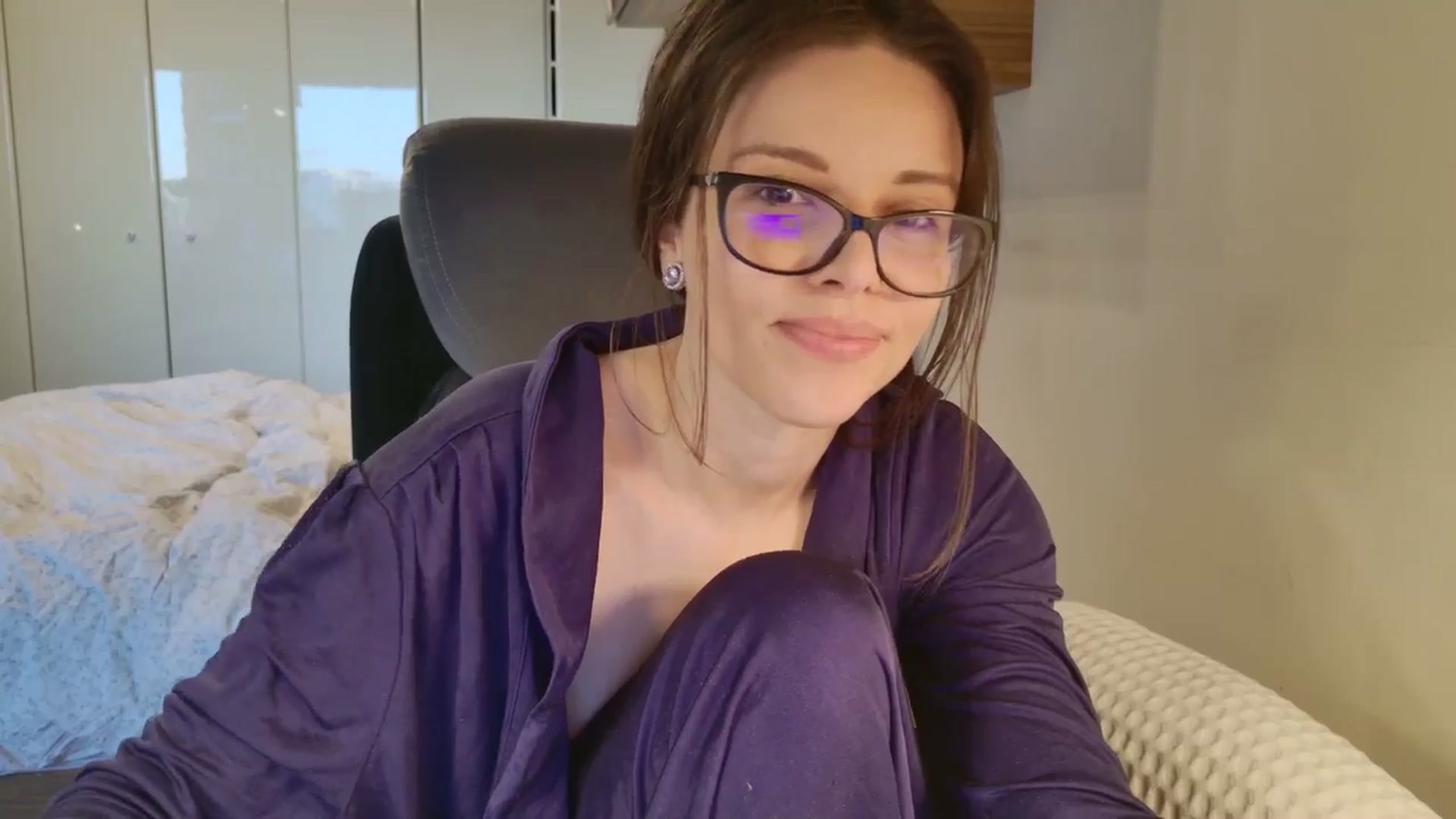 Gallery image thumbnail from Heaven_hot's myfreecams stream on, 04/05/2026, 16:47 image 13 of 20