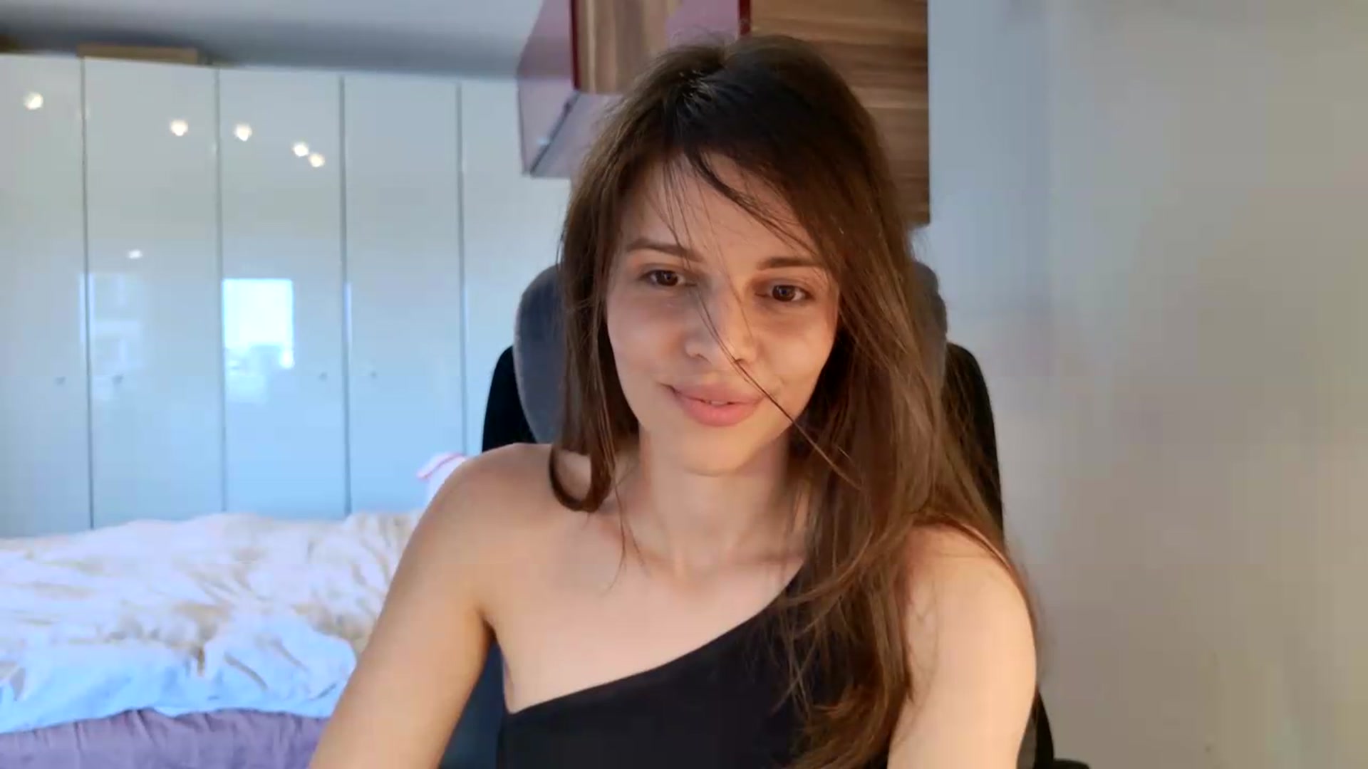 Gallery image thumbnail from Heaven_hot's myfreecams stream on, 05/23/2026, 14:11 image 3 of 20