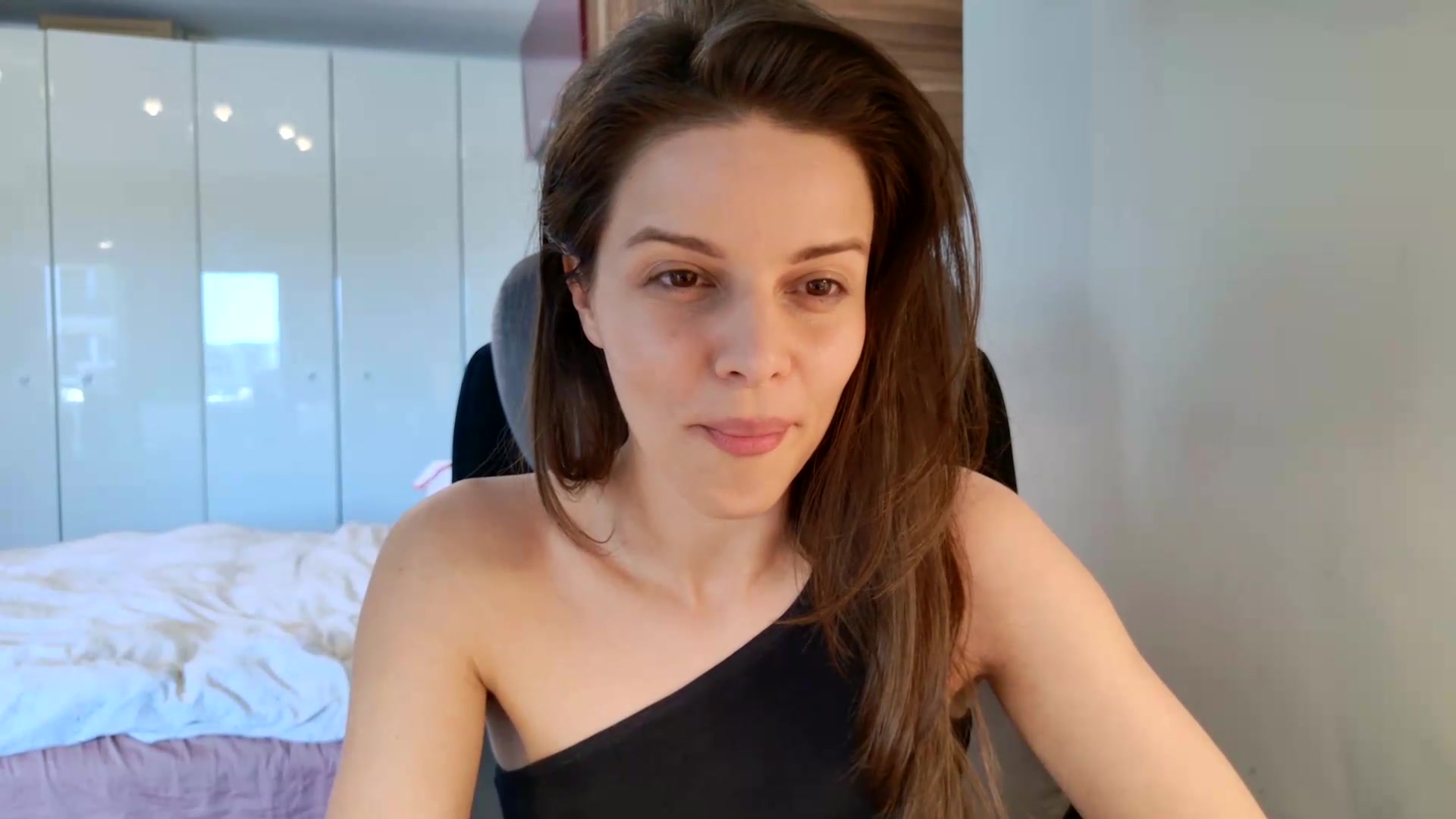 Gallery image thumbnail from Heaven_hot's myfreecams stream on, 05/23/2026, 14:11 image 18 of 20