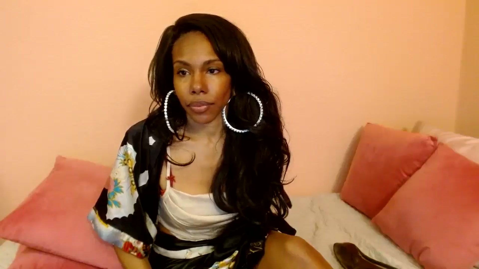 Gallery image thumbnail from HeavensHoney1's myfreecams stream on, 02/18/2025, 16:39 image 5 of 20