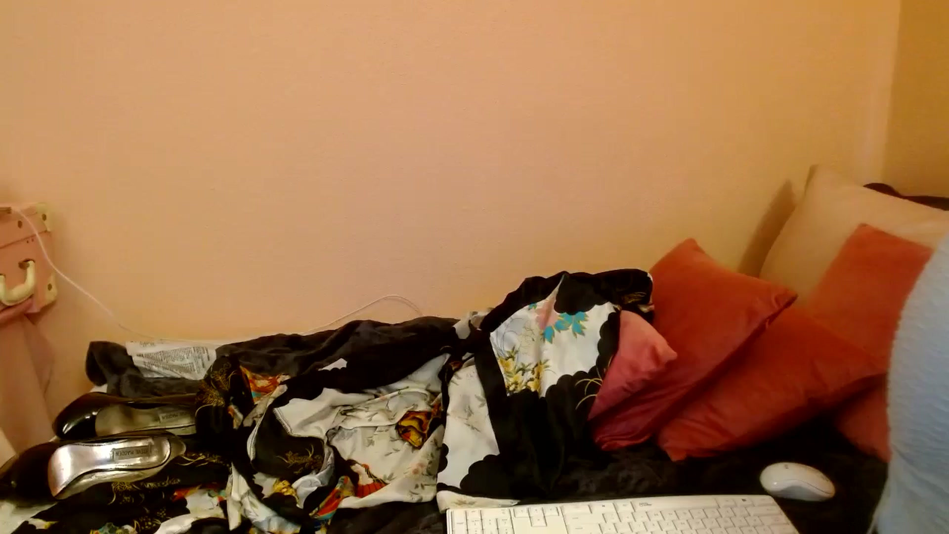 Gallery image thumbnail from HeavensHoney1's myfreecams stream on, 02/19/2025, 15:40 image 18 of 20