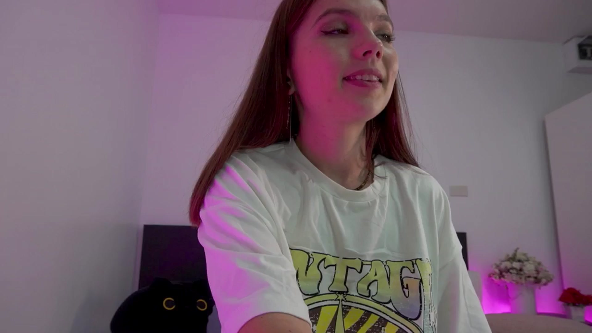 Gallery image thumbnail from Heeykitty's myfreecams stream on, 09/14/2024, 15:36 image 19 of 20