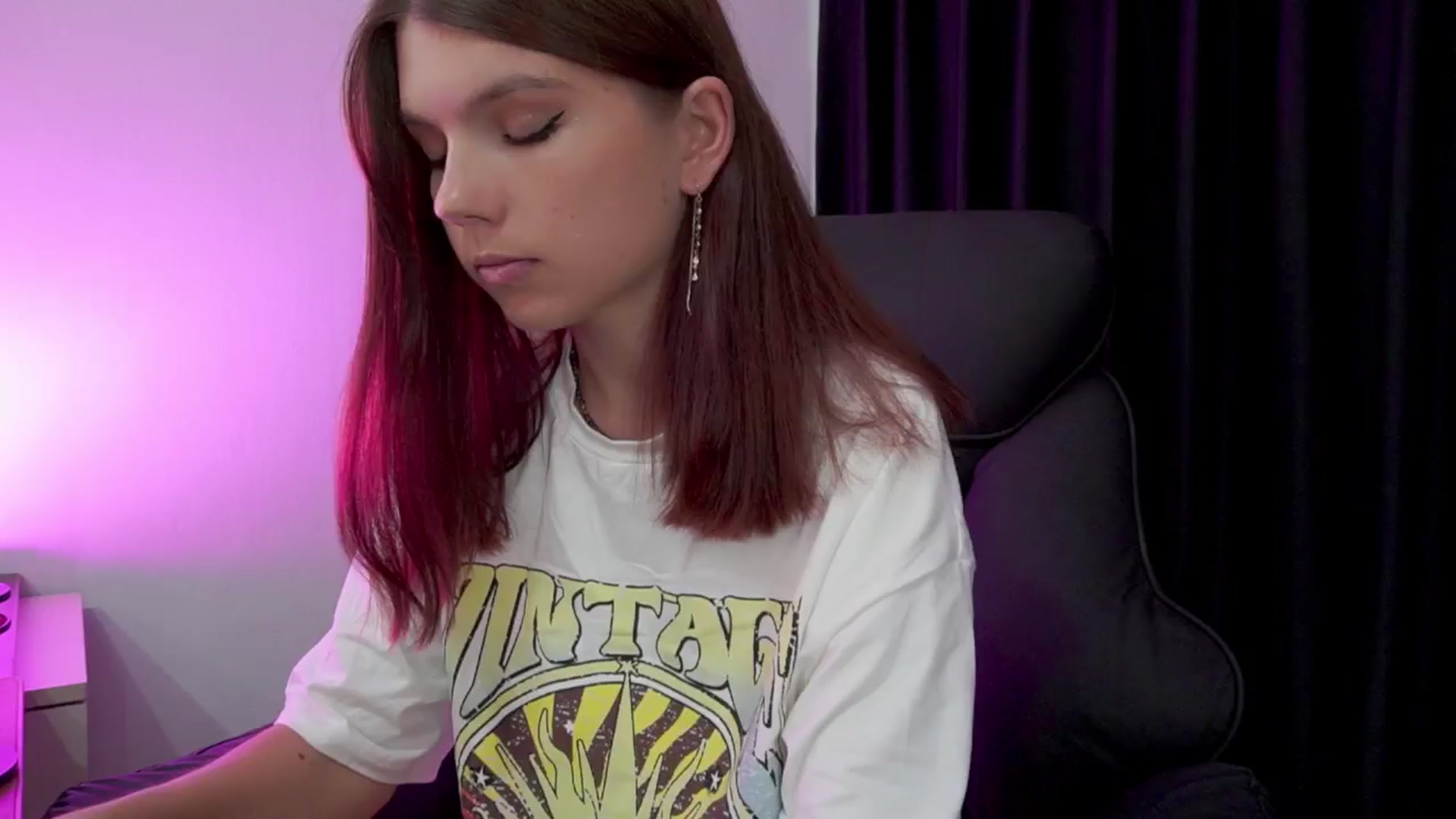 Gallery image thumbnail from Heeykitty's myfreecams stream on, 09/27/2024, 09:27 image 1 of 20