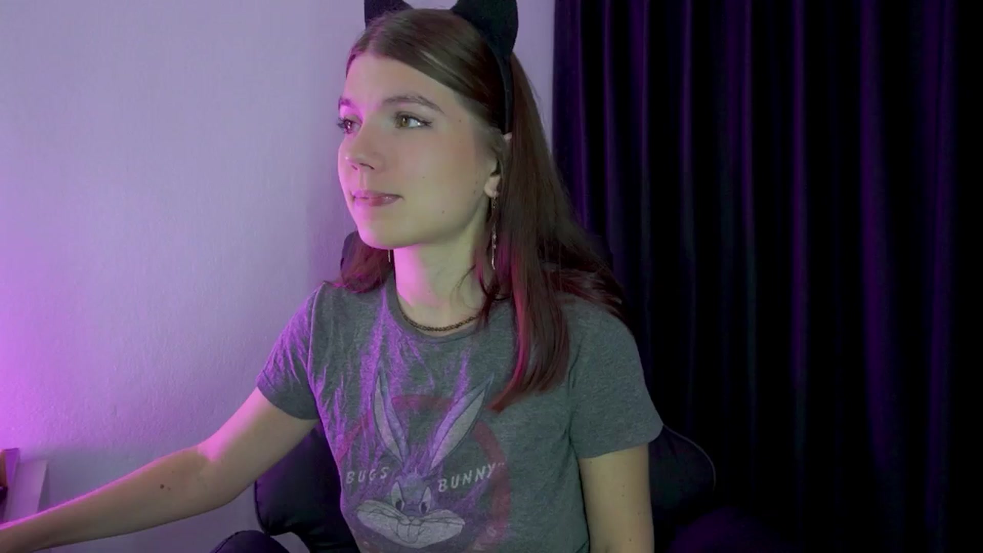 Gallery image thumbnail from Heeykitty's myfreecams stream on, 10/13/2024, 15:36 image 9 of 20