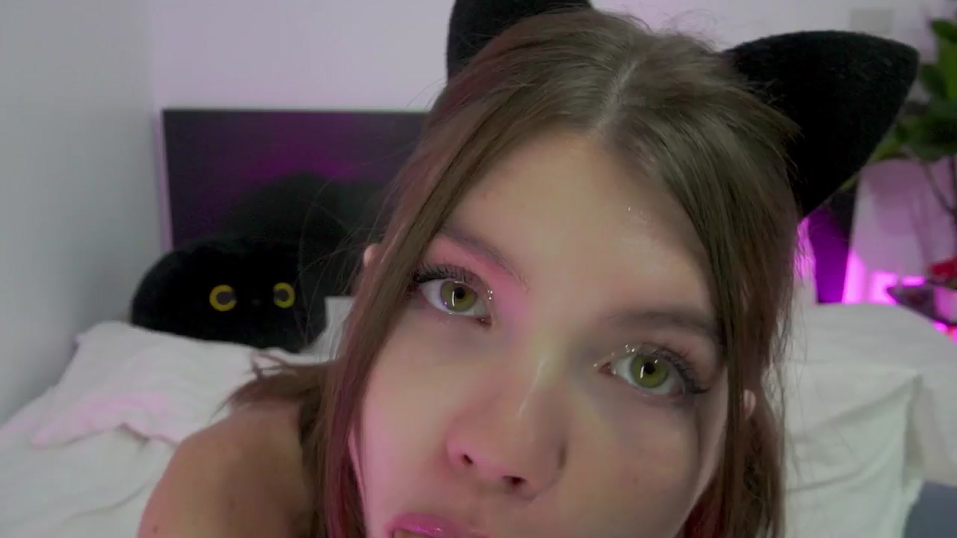 Gallery image thumbnail from Heeykitty's myfreecams stream on, 04/25/2025, 05:56 image 7 of 20