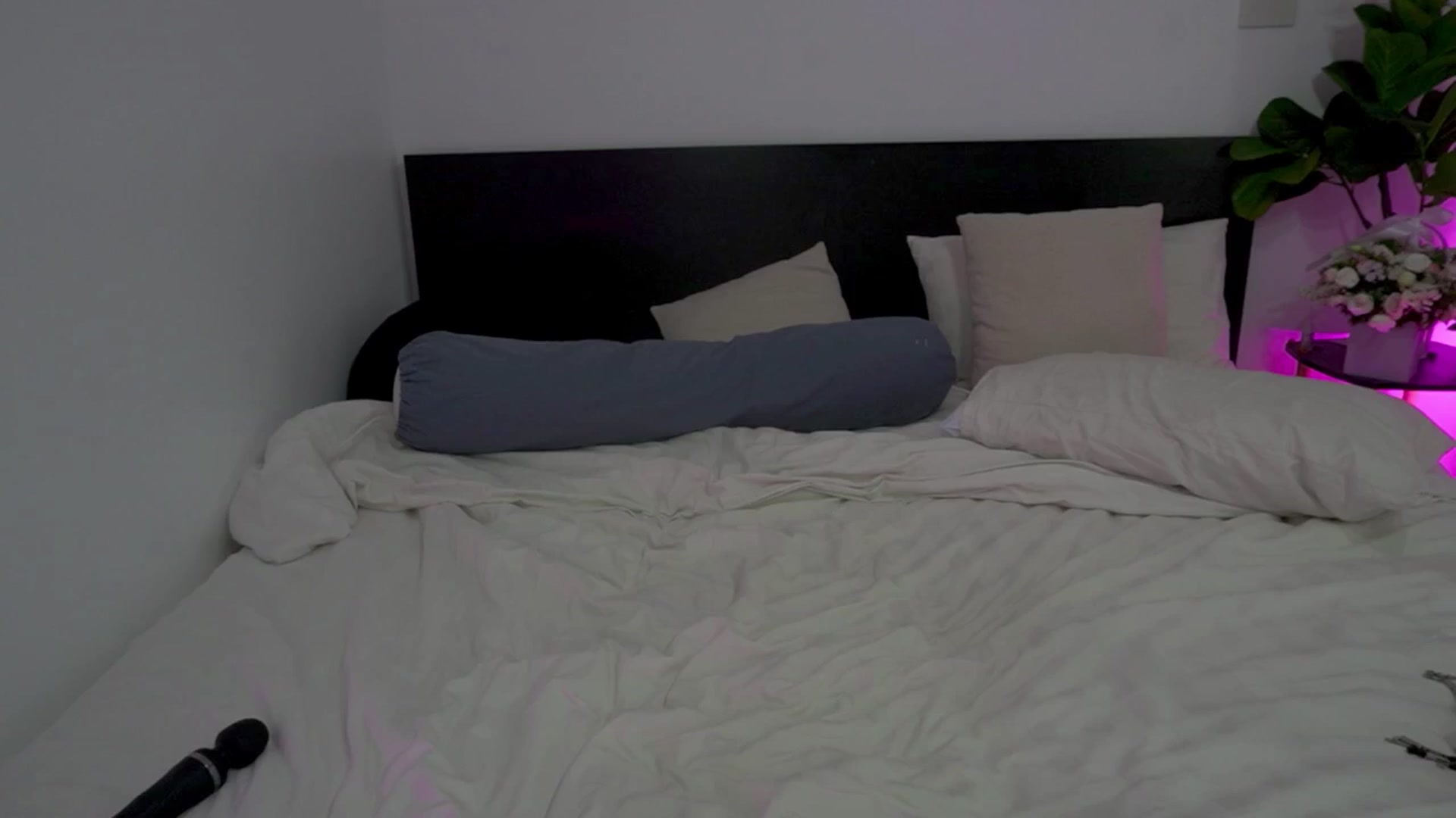 Gallery image thumbnail from Heeykitty's myfreecams stream on, 05/20/2025, 05:00 image 6 of 20
