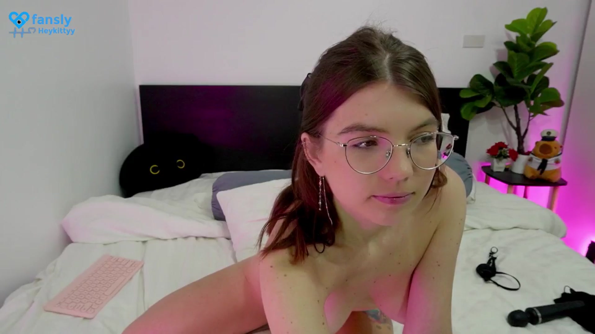 Gallery image thumbnail from Heeykitty's myfreecams stream on, 07/05/2025, 14:34 image 11 of 20
