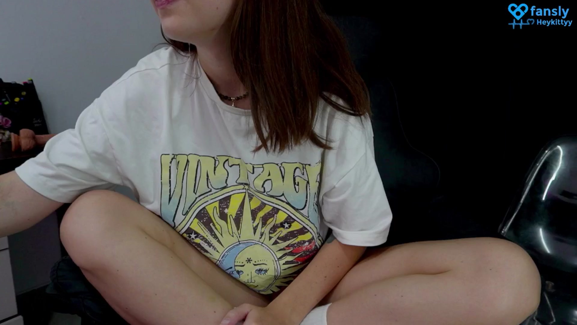 Gallery image thumbnail from Heeykitty's myfreecams stream on, 09/24/2025, 06:20 image 8 of 20