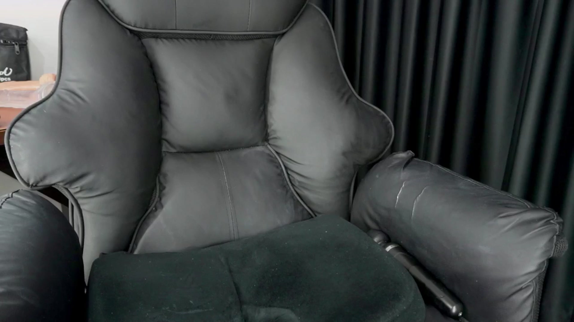 Gallery image thumbnail from Heeykitty's myfreecams stream on, 11/19/2025, 05:25 image 14 of 20