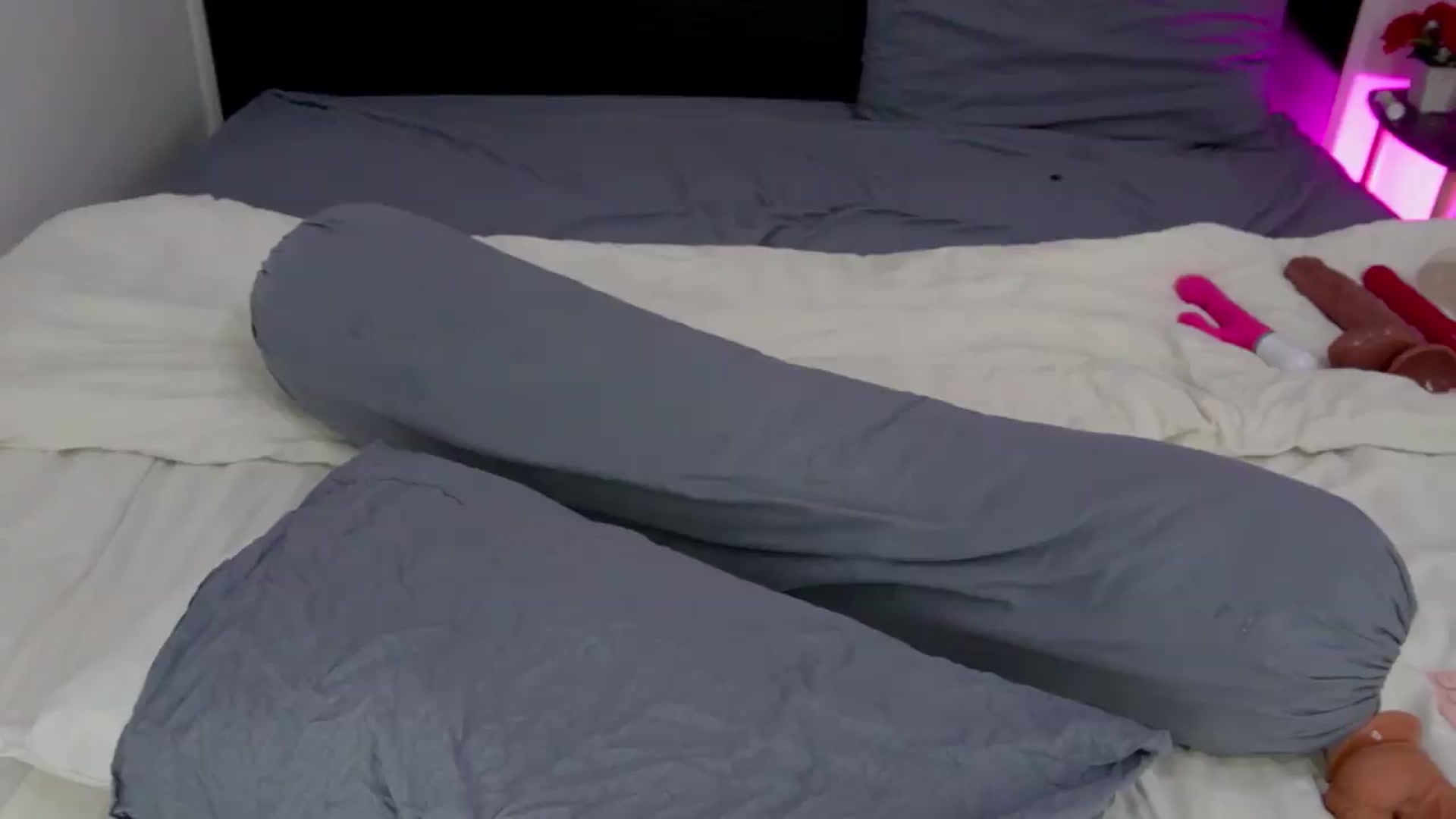Gallery image thumbnail from Heeykitty's myfreecams stream on, 09/12/2026, 04:47 image 11 of 20