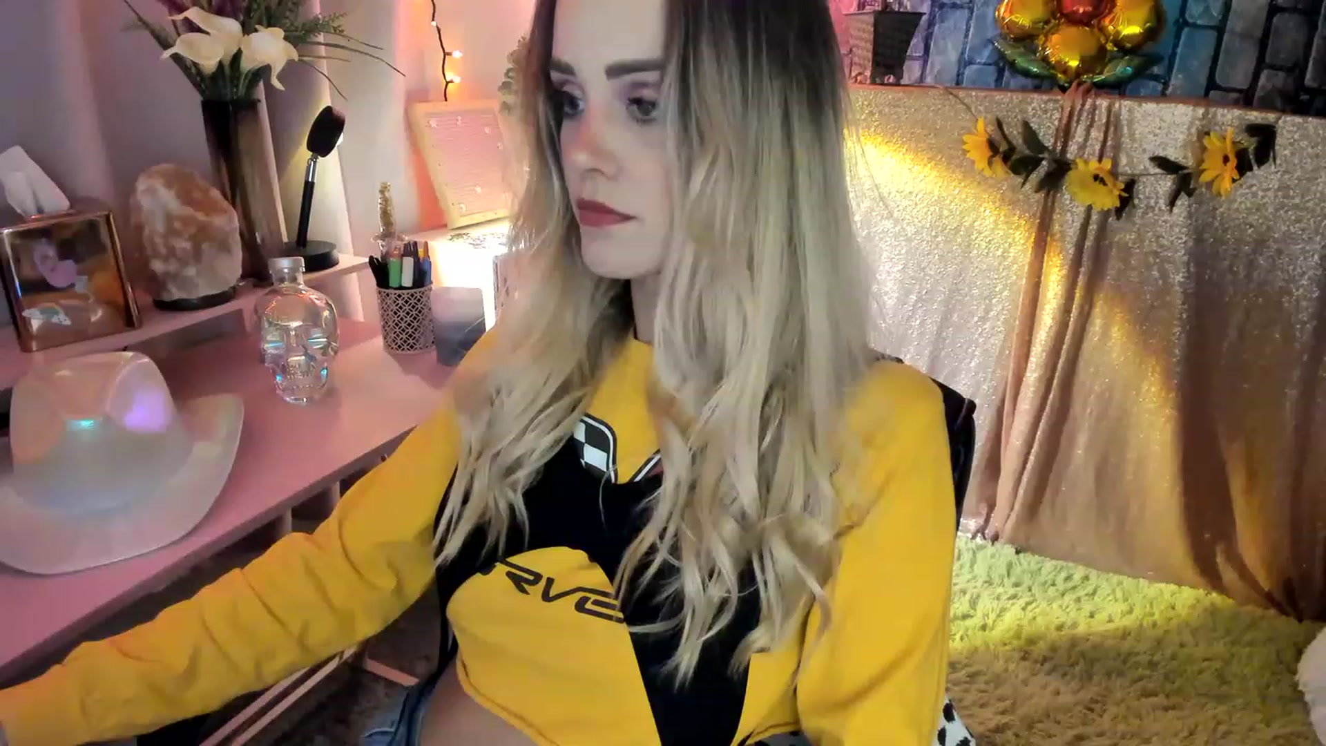 Gallery image thumbnail from HeidiKlumsy's myfreecams stream on, 06/01/2023, 06:13 image 10 of 20