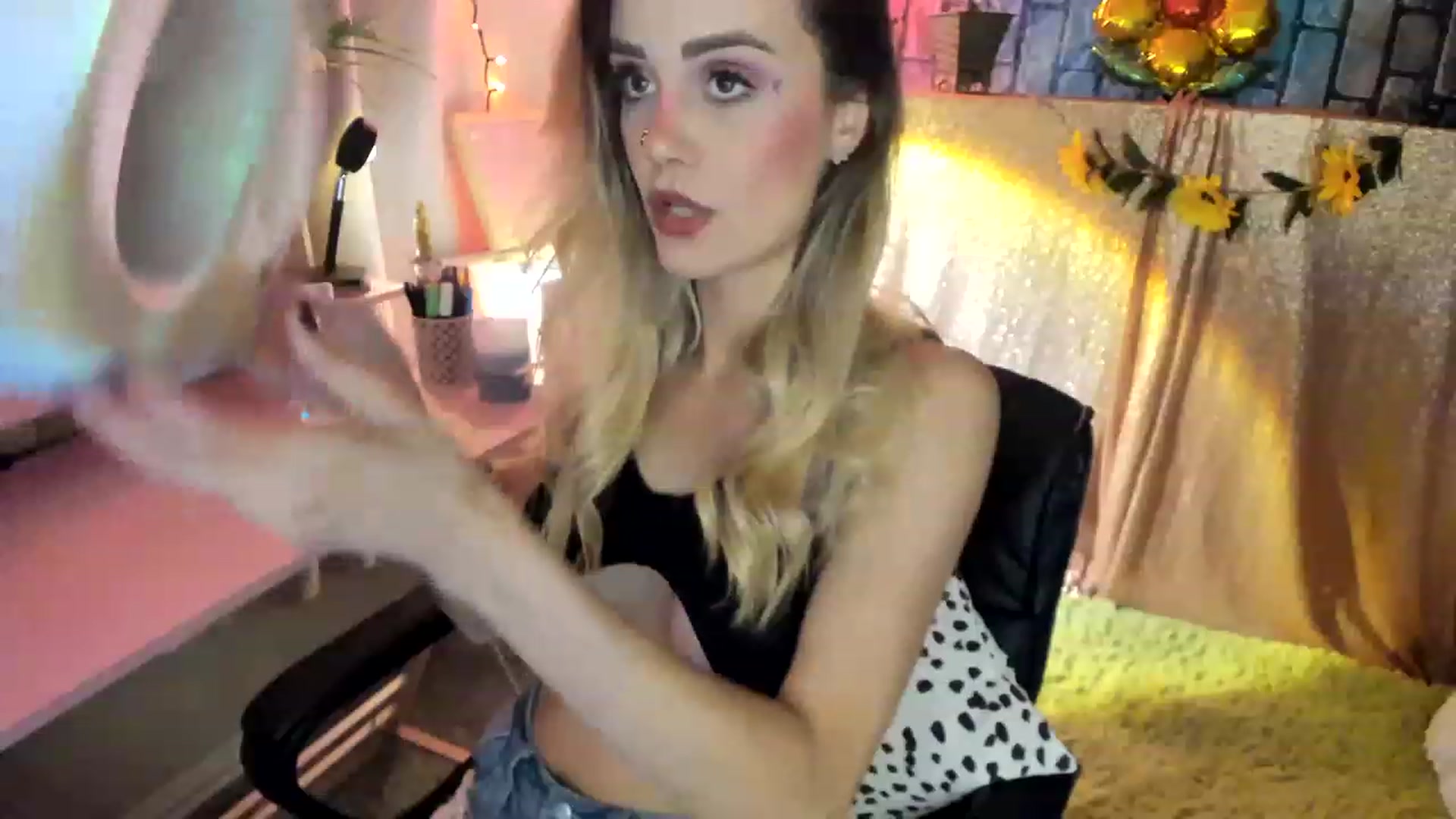 Gallery image thumbnail from HeidiKlumsy's myfreecams stream on, 06/01/2023, 06:13 image 12 of 20
