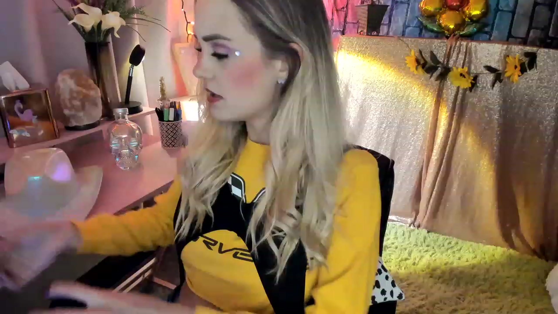 Gallery image thumbnail from HeidiKlumsy's myfreecams stream on, 06/01/2023, 06:13 image 11 of 20