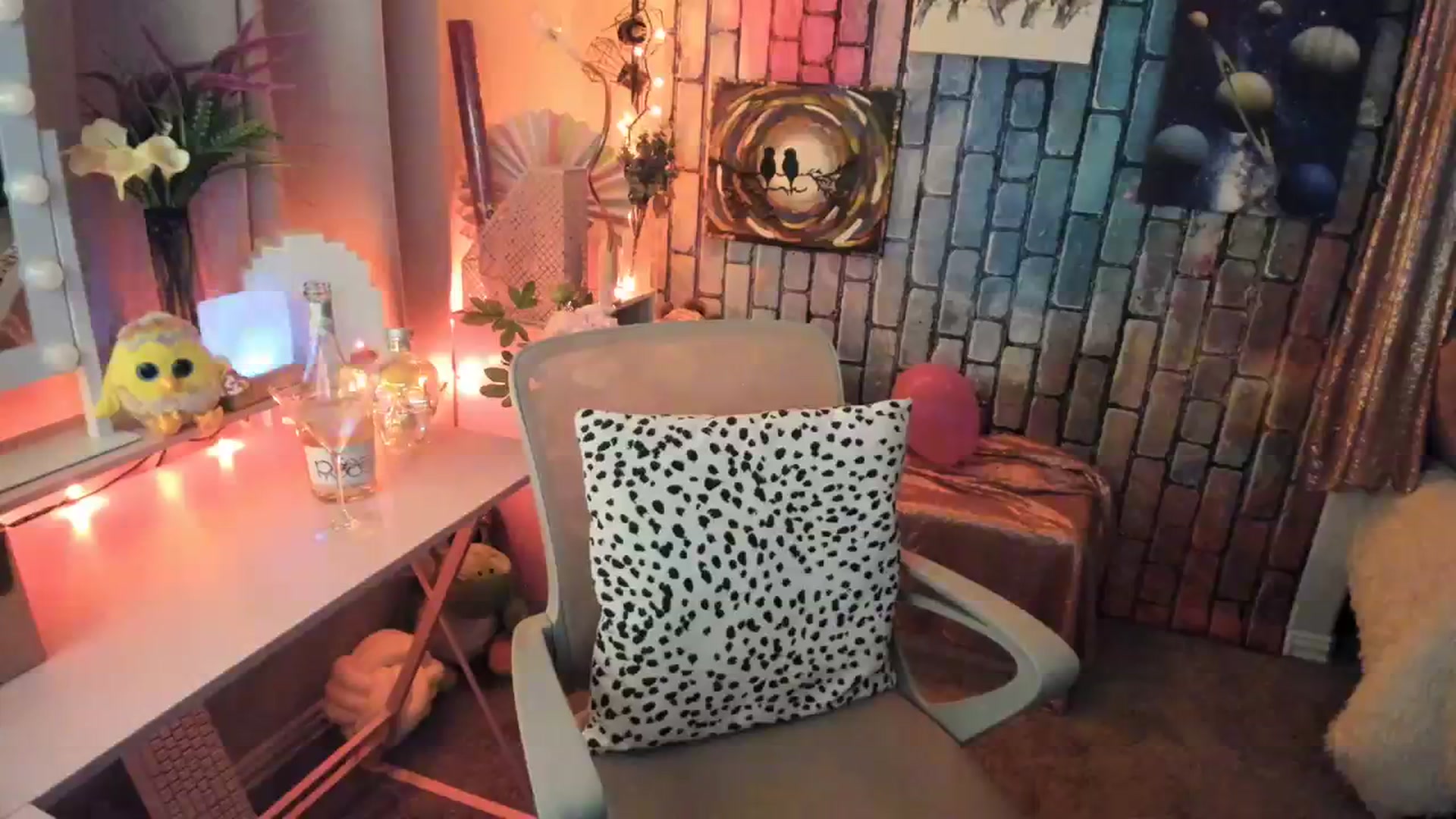 Gallery image thumbnail from HeidiKlumsy's myfreecams stream on, 08/22/2023, 01:45 image 13 of 20