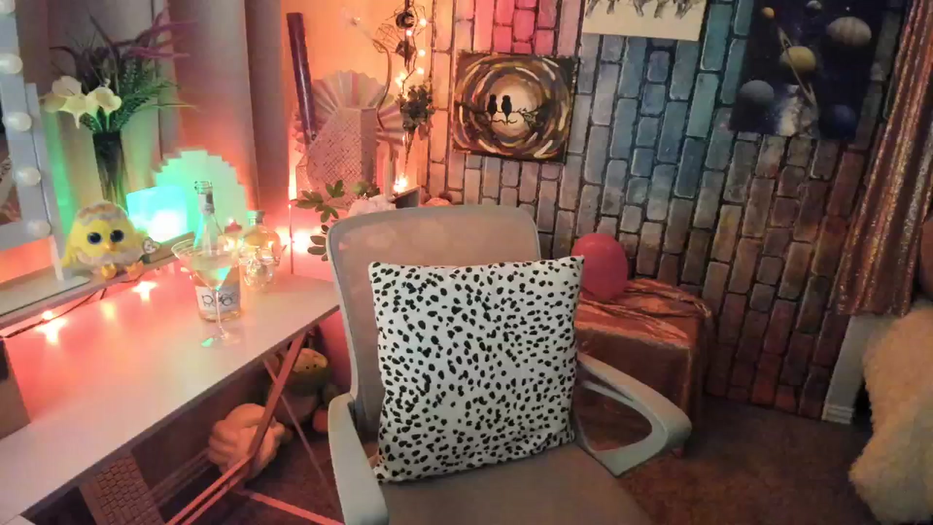 Gallery image thumbnail from HeidiKlumsy's myfreecams stream on, 08/22/2023, 01:45 image 14 of 20