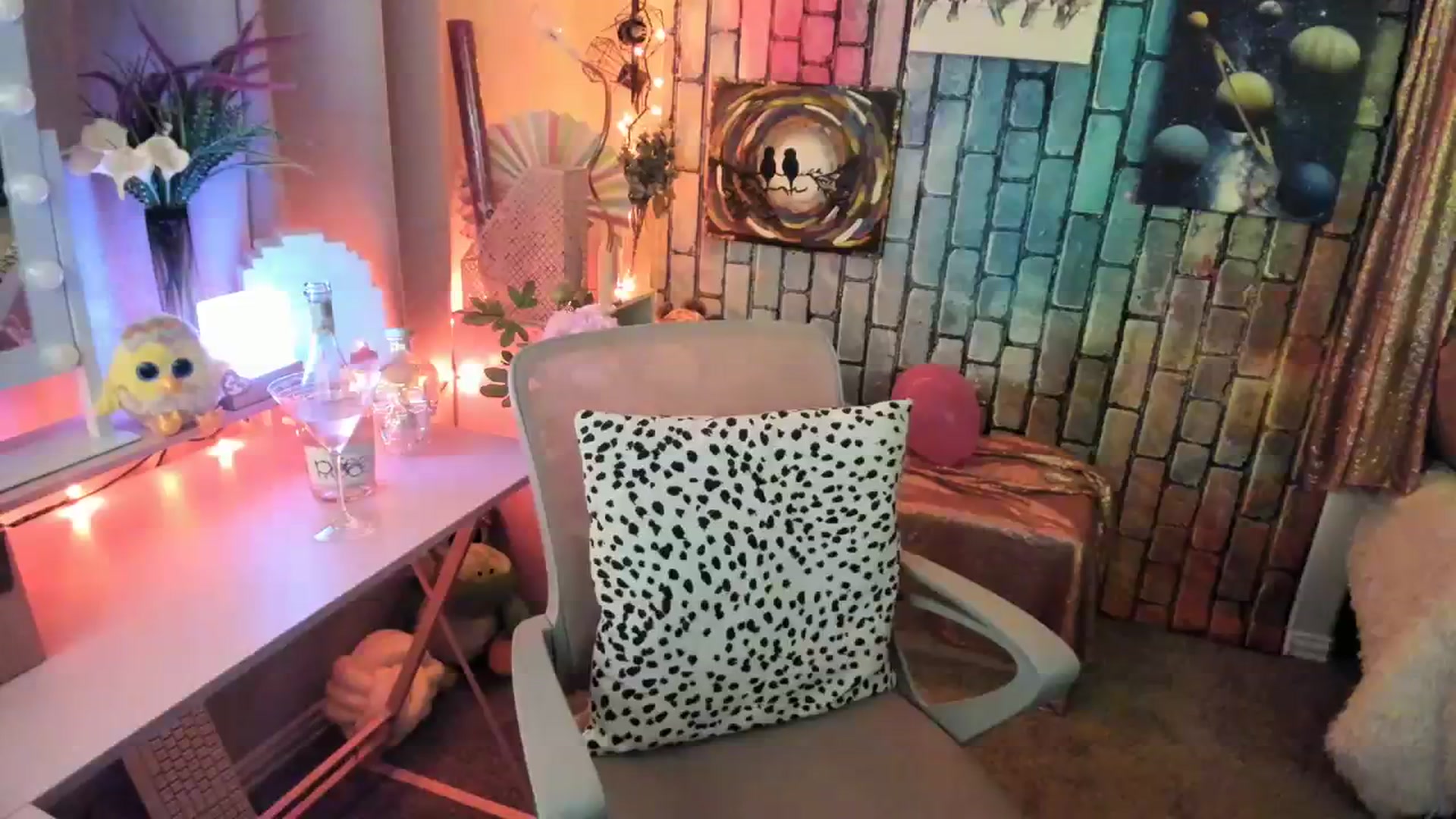 Gallery image thumbnail from HeidiKlumsy's myfreecams stream on, 08/22/2023, 01:45 image 12 of 20