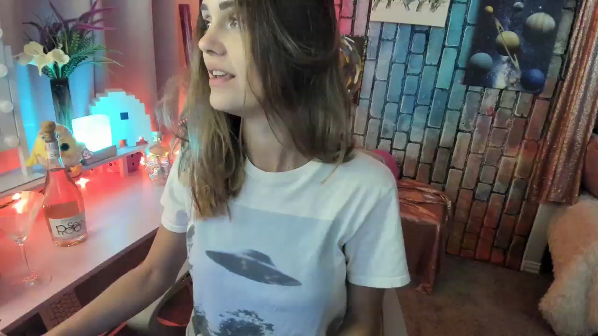 Gallery image thumbnail from HeidiKlumsy's myfreecams stream on, 08/22/2023, 01:45 image 1 of 20