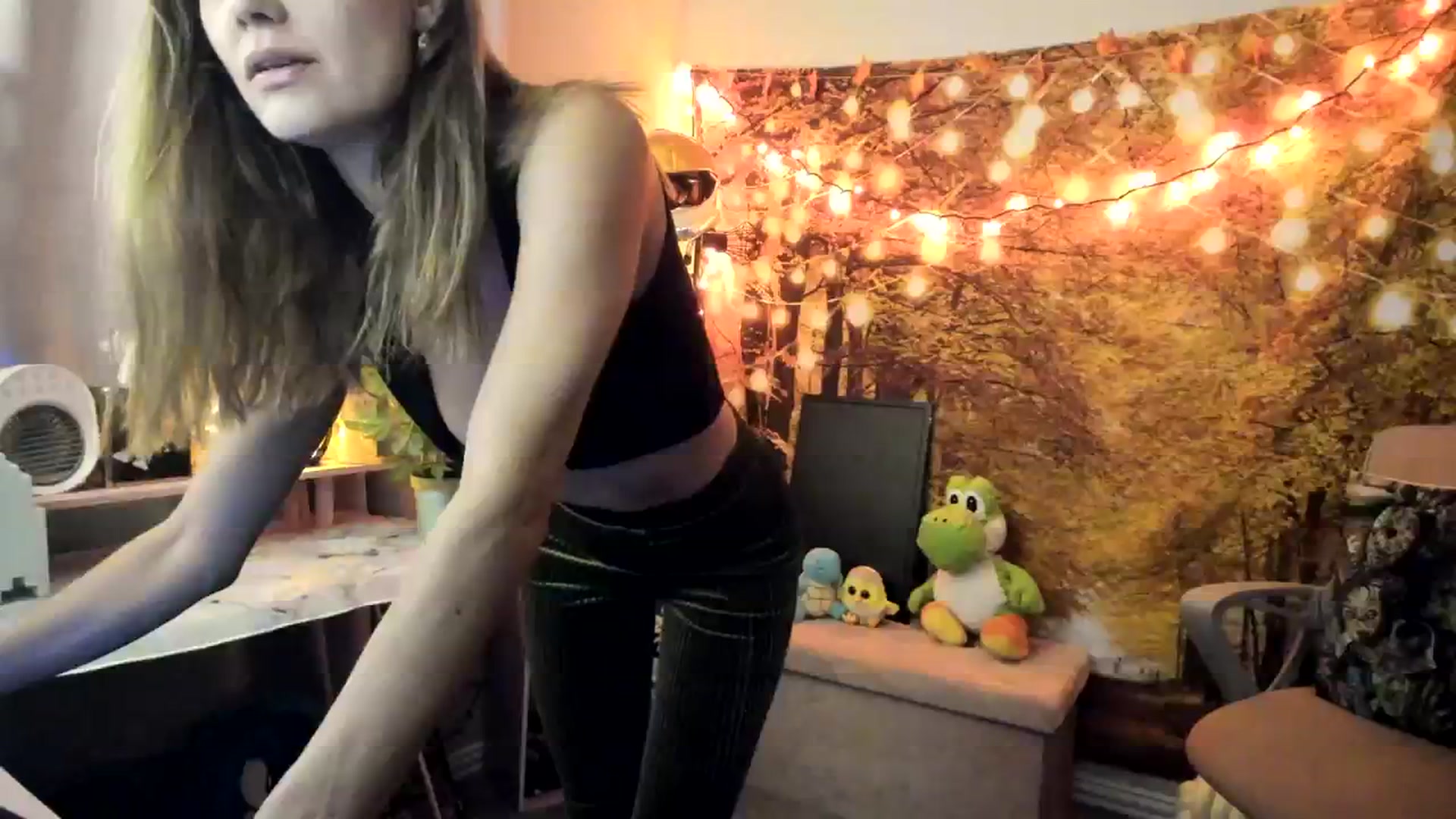 Gallery image thumbnail from HeidiKlumsy's myfreecams stream on, 09/15/2023, 03:25 image 6 of 20
