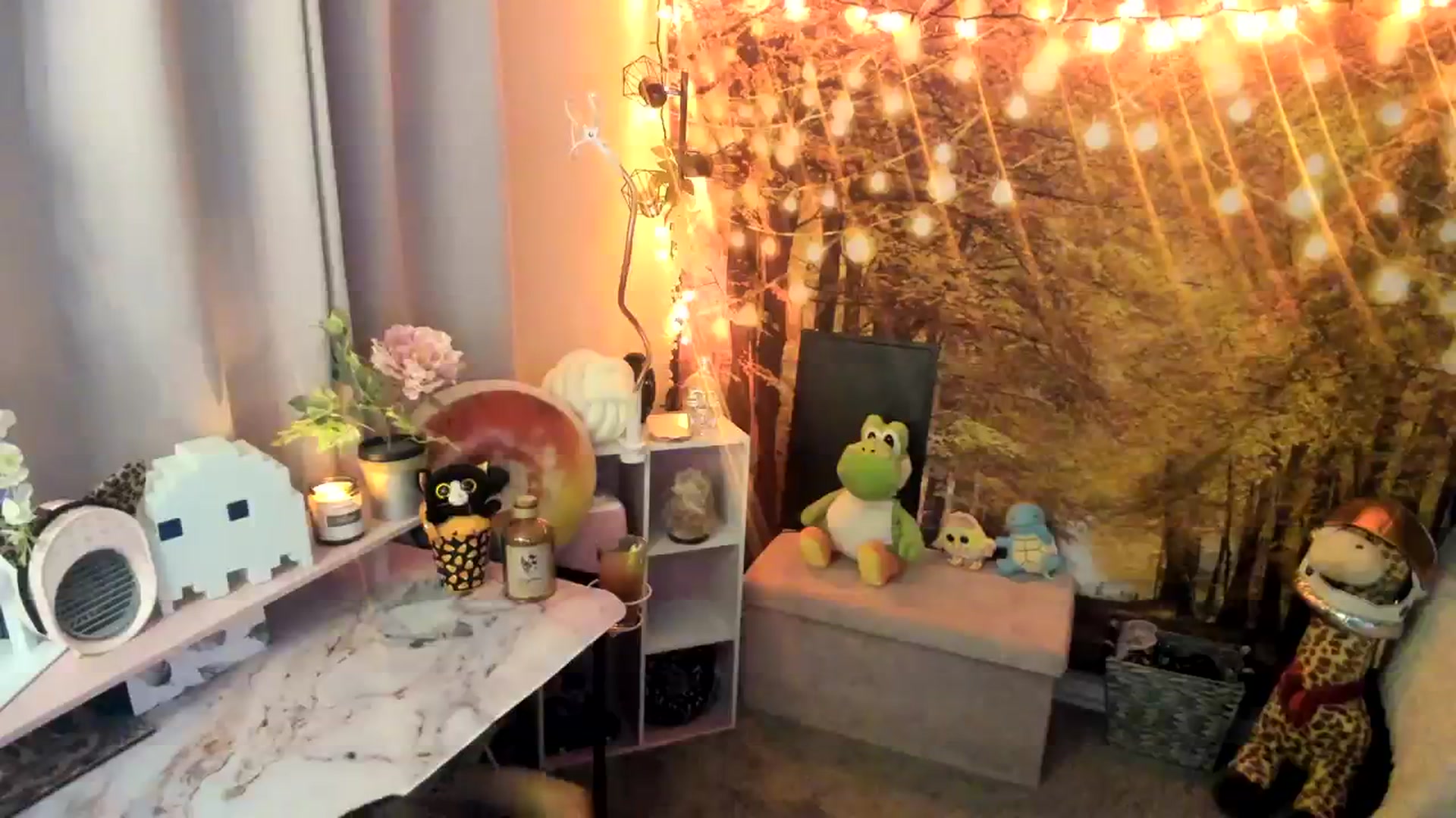 Gallery image thumbnail from HeidiKlumsy's myfreecams stream on, 09/20/2023, 04:33 image 2 of 20