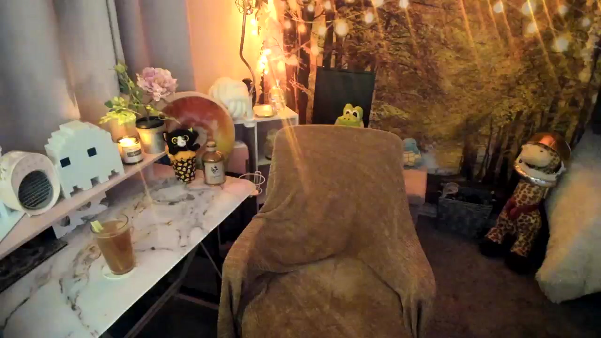 Gallery image thumbnail from HeidiKlumsy's myfreecams stream on, 09/20/2023, 04:33 image 18 of 20