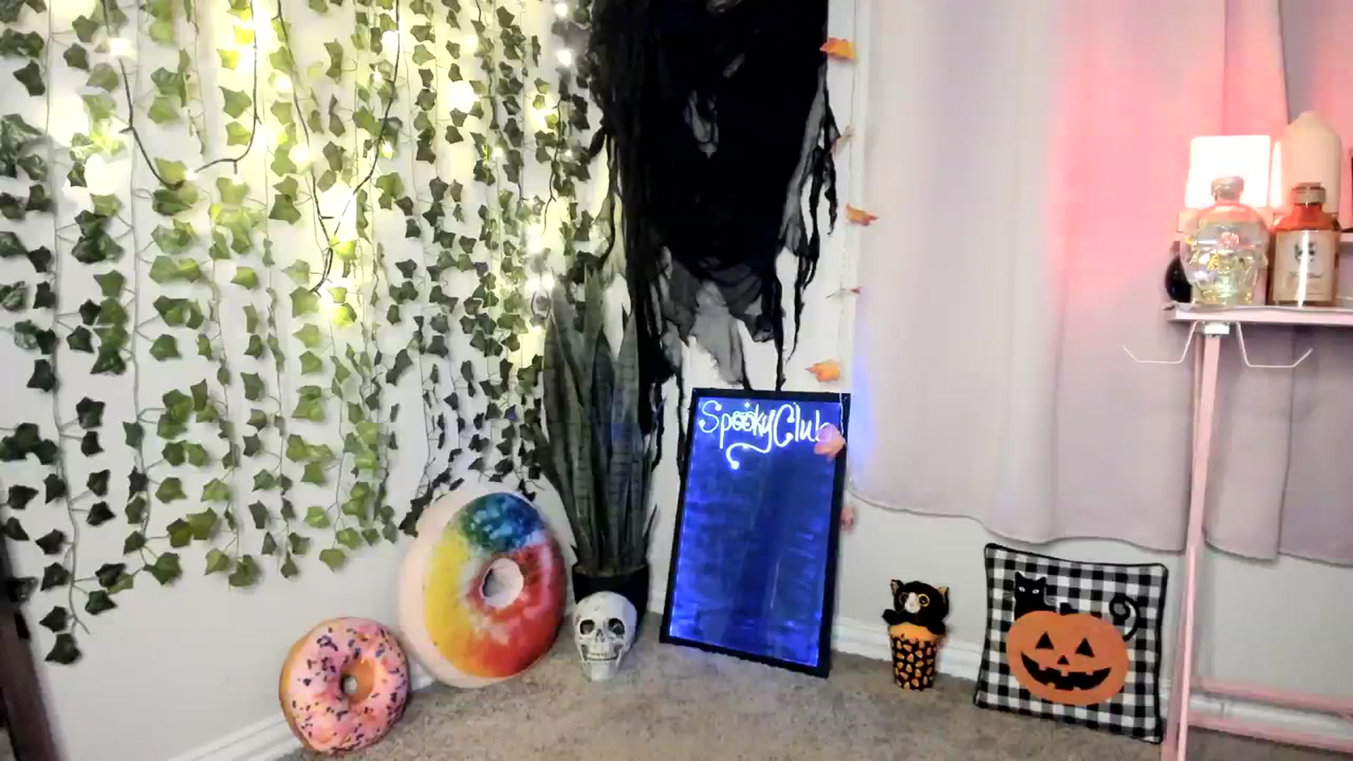 Gallery image thumbnail from HeidiKlumsy's myfreecams stream on, 10/03/2023, 05:56 image 12 of 20