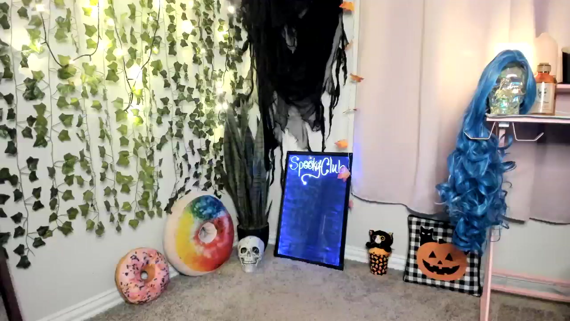 Gallery image thumbnail from HeidiKlumsy's myfreecams stream on, 10/03/2023, 07:07 image 2 of 20