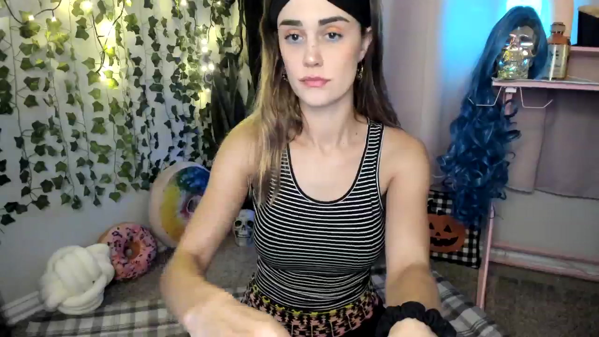 Gallery image thumbnail from HeidiKlumsy's myfreecams stream on, 10/03/2023, 08:09 image 9 of 20