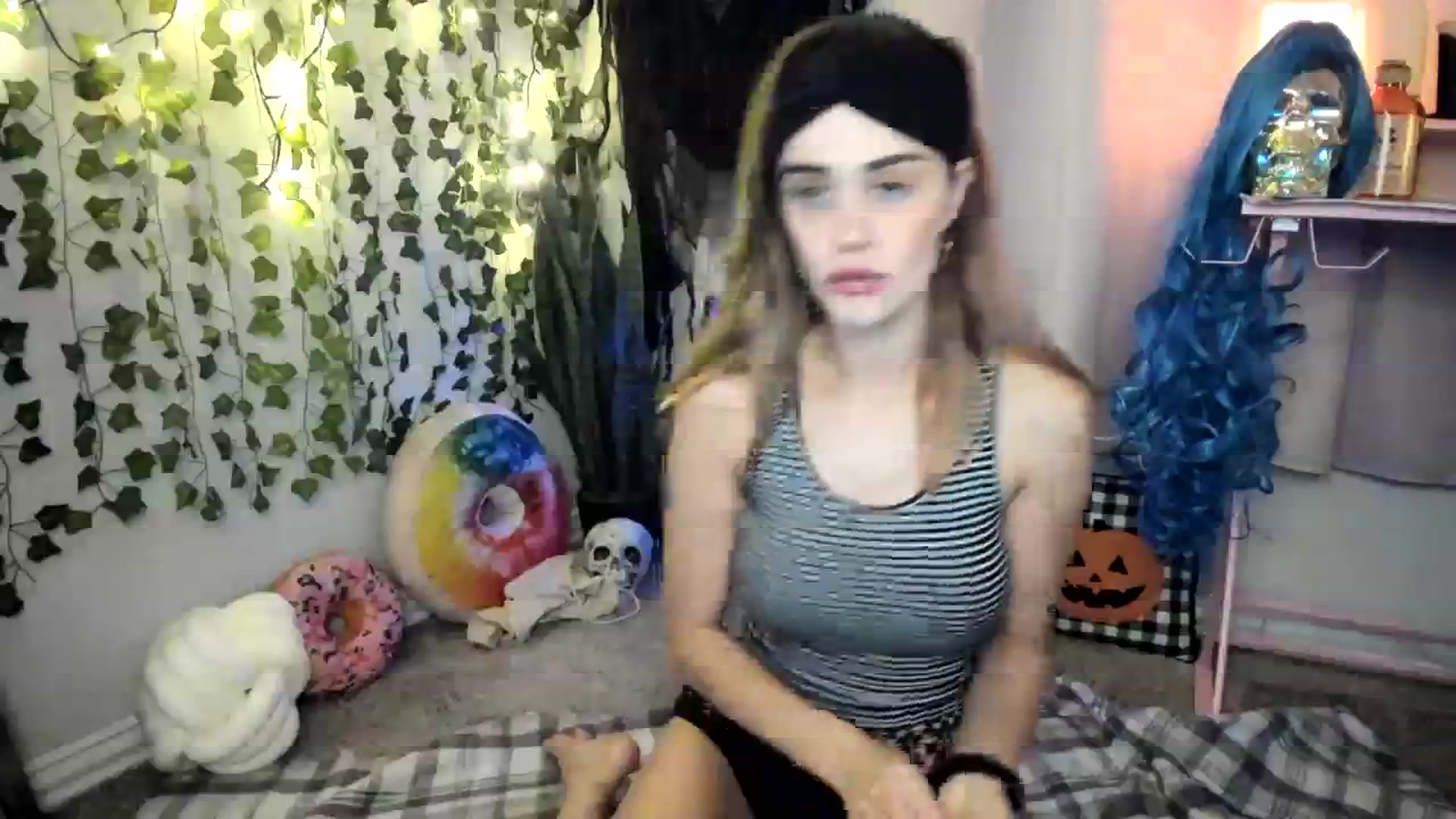 Gallery image thumbnail from HeidiKlumsy's myfreecams stream on, 10/03/2023, 08:09 image 4 of 20