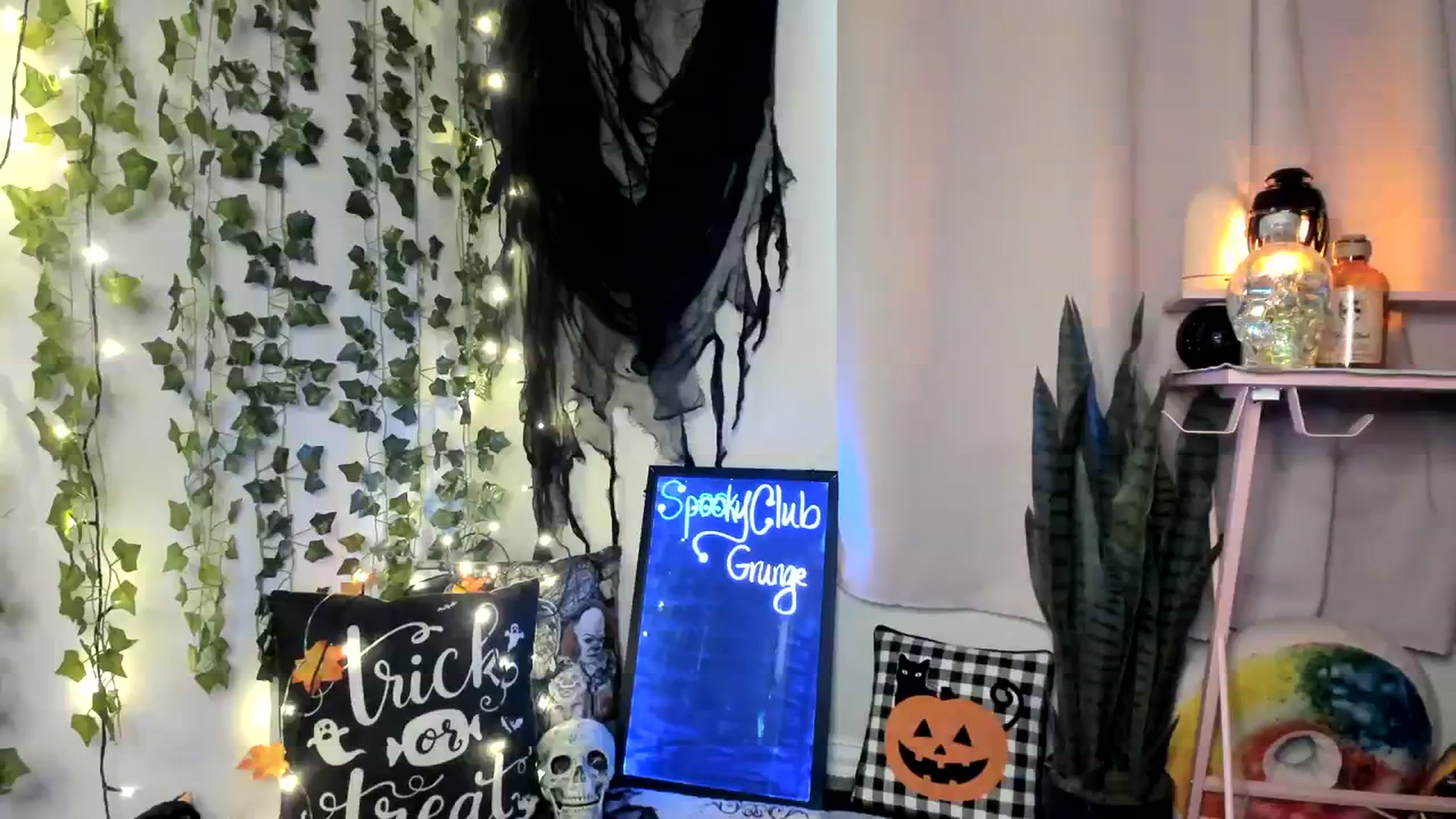 Gallery image thumbnail from HeidiKlumsy's myfreecams stream on, 10/06/2023, 13:30 image 18 of 20