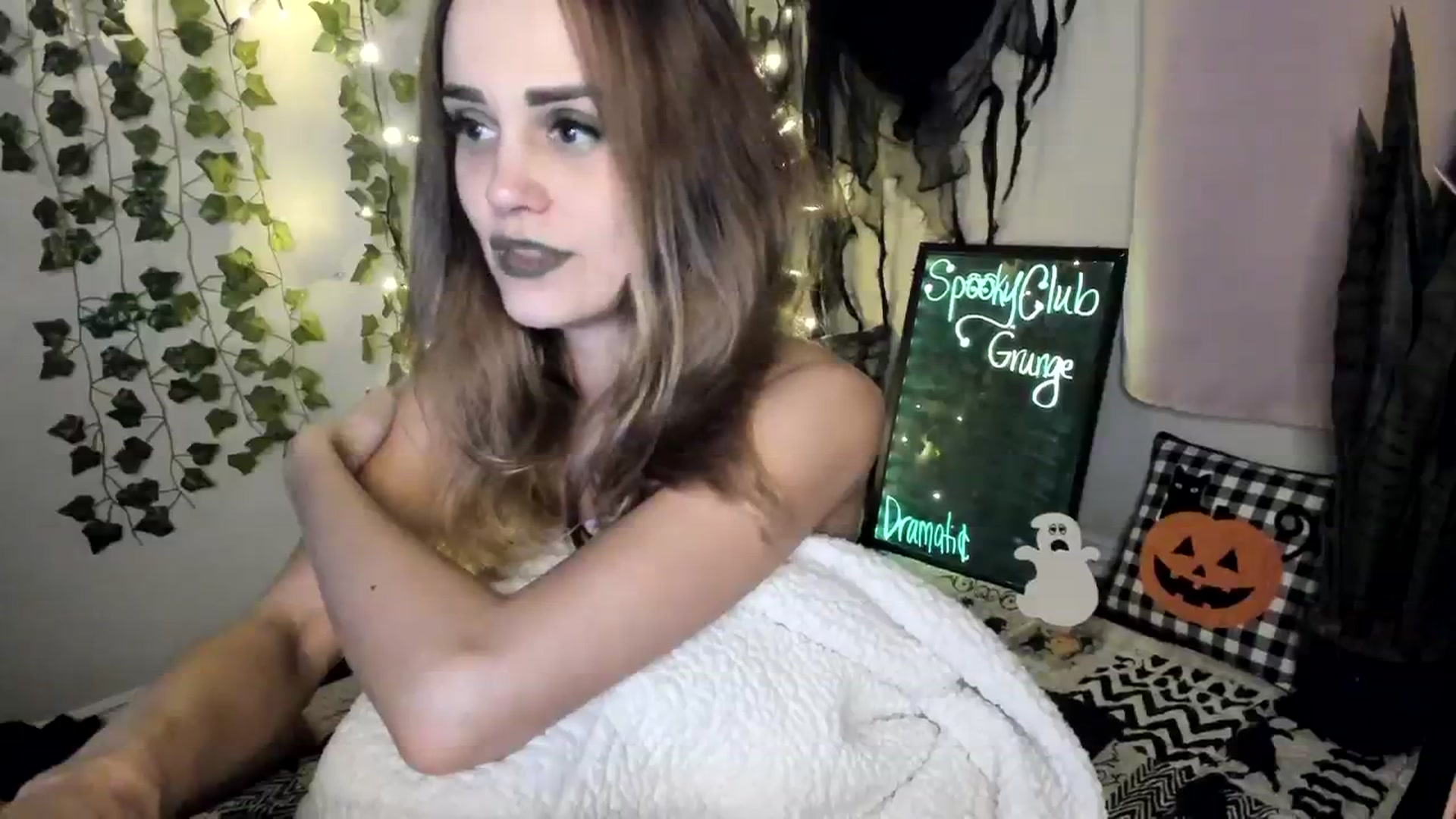 Gallery image thumbnail from HeidiKlumsy's myfreecams stream on, 10/07/2023, 13:00 image 3 of 20