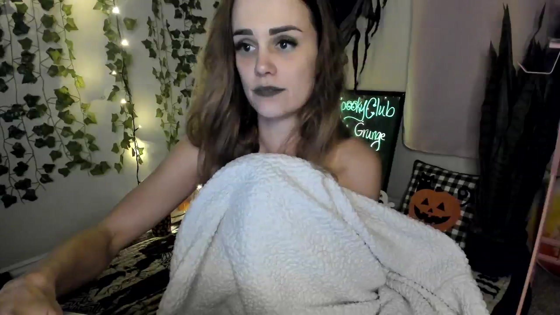 Gallery image thumbnail from HeidiKlumsy's myfreecams stream on, 10/07/2023, 13:00 image 14 of 20