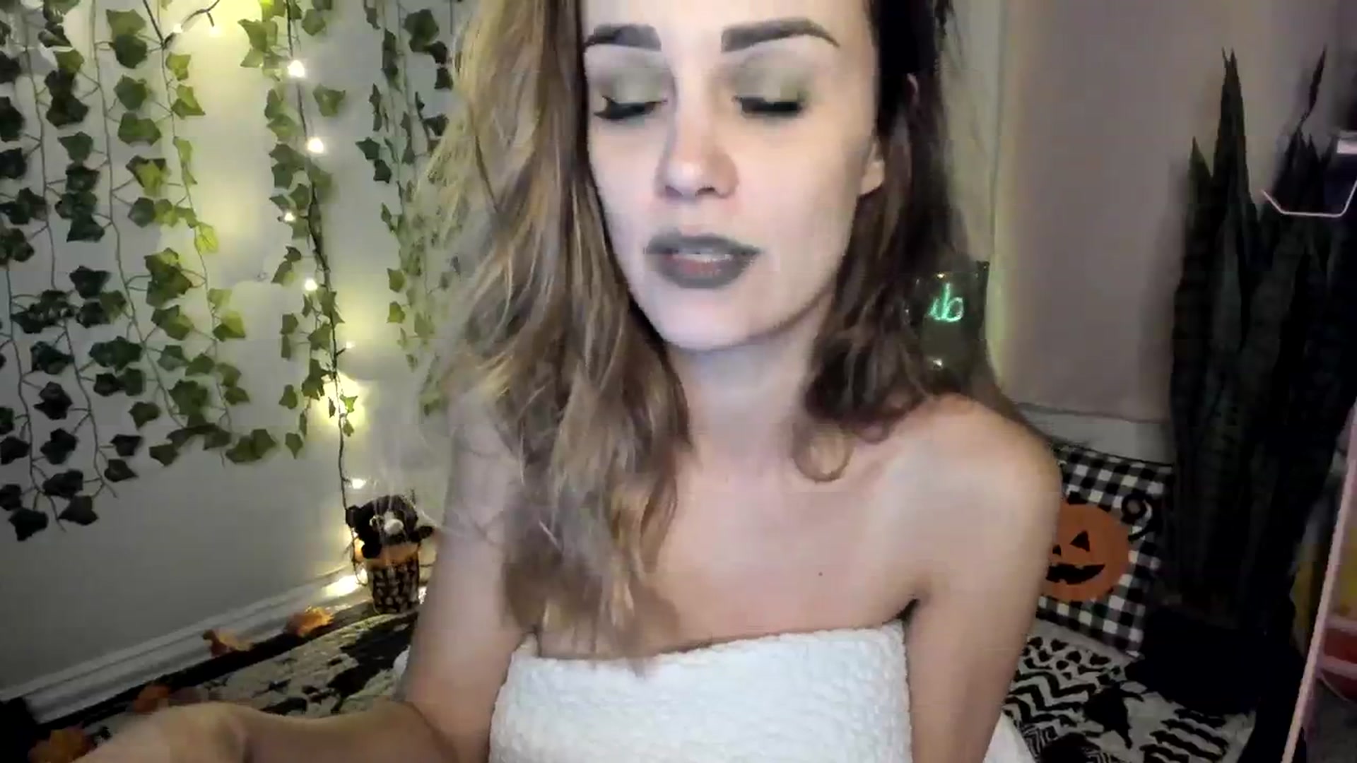 Gallery image thumbnail from HeidiKlumsy's myfreecams stream on, 10/07/2023, 13:00 image 17 of 20