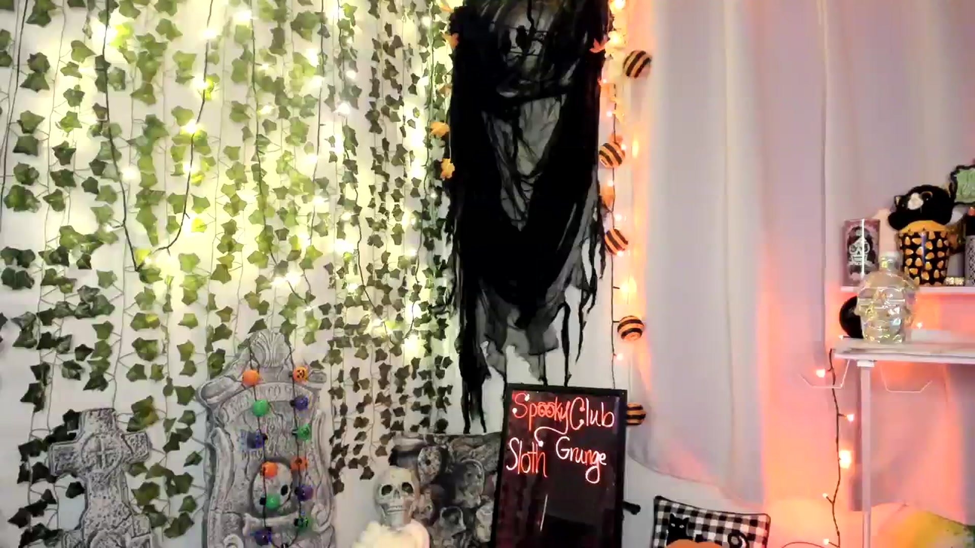 Gallery image thumbnail from HeidiKlumsy's myfreecams stream on, 10/10/2023, 06:31 image 14 of 20