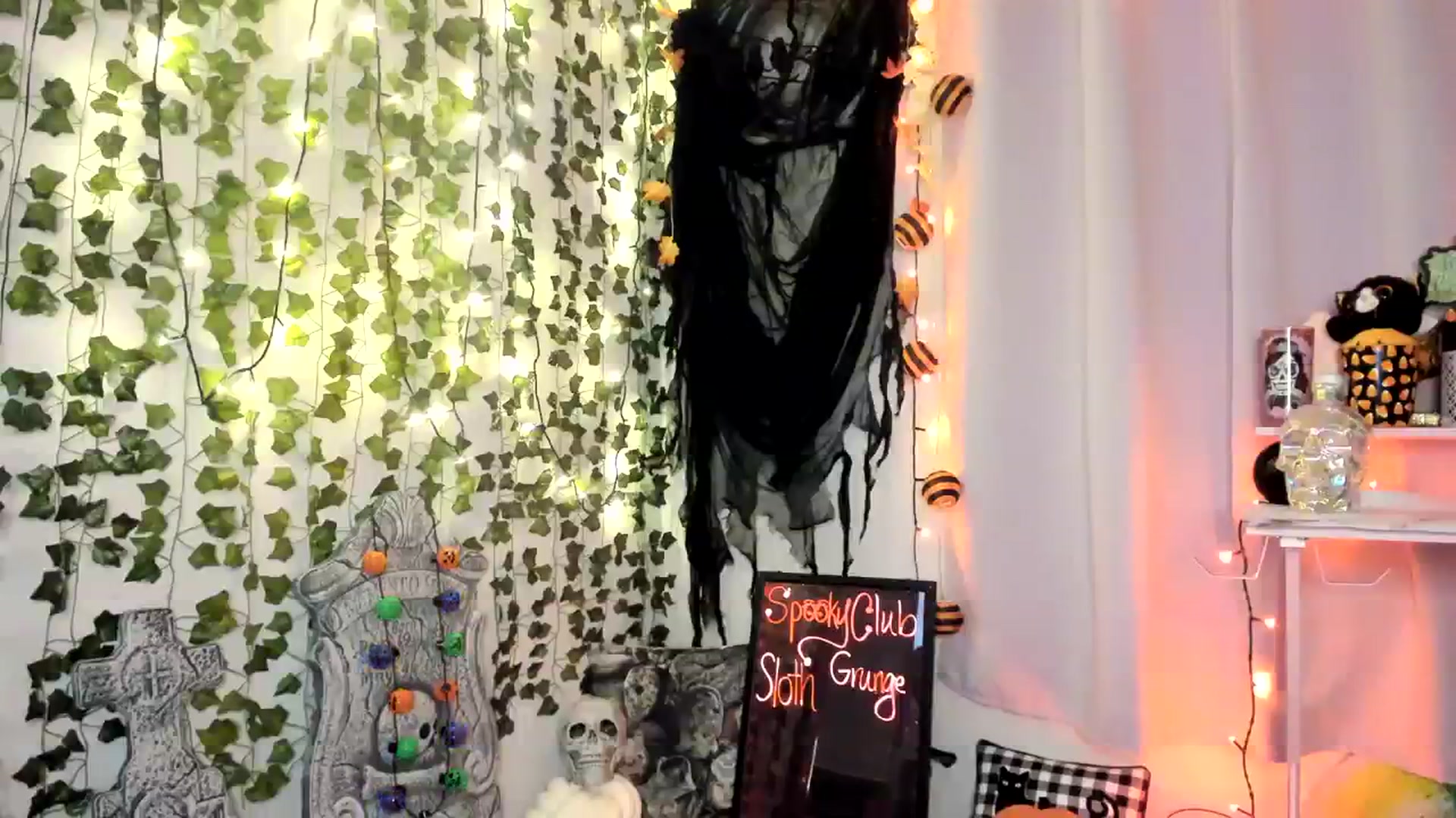 Gallery image thumbnail from HeidiKlumsy's myfreecams stream on, 10/10/2023, 06:31 image 9 of 20