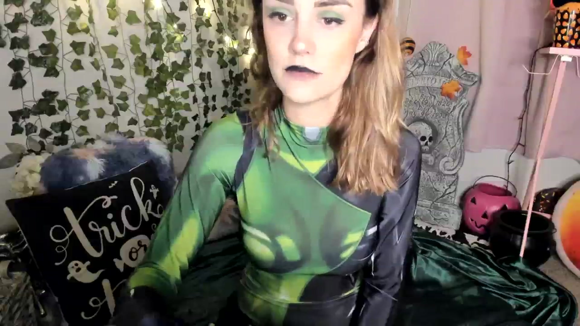 Gallery image thumbnail from HeidiKlumsy's myfreecams stream on, 10/24/2023, 18:16 image 12 of 20