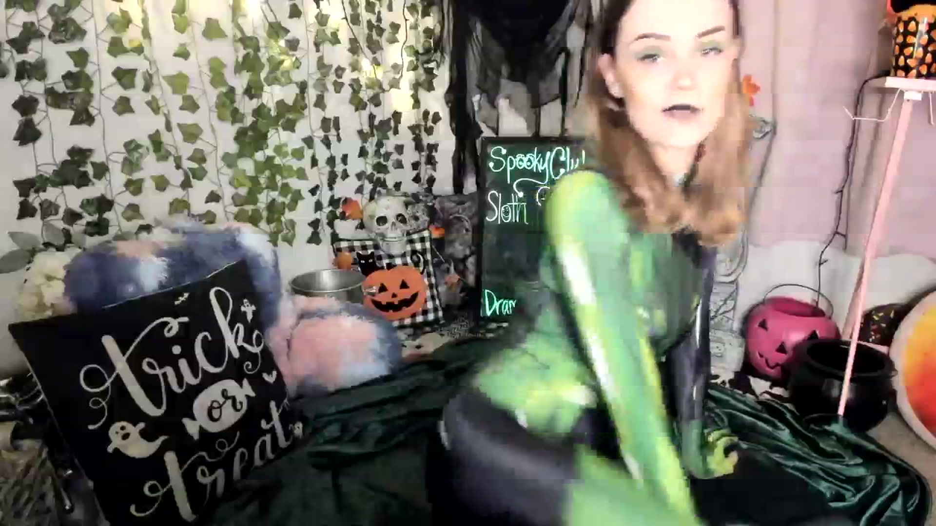 Gallery image thumbnail from HeidiKlumsy's myfreecams stream on, 10/24/2023, 18:16 image 17 of 20