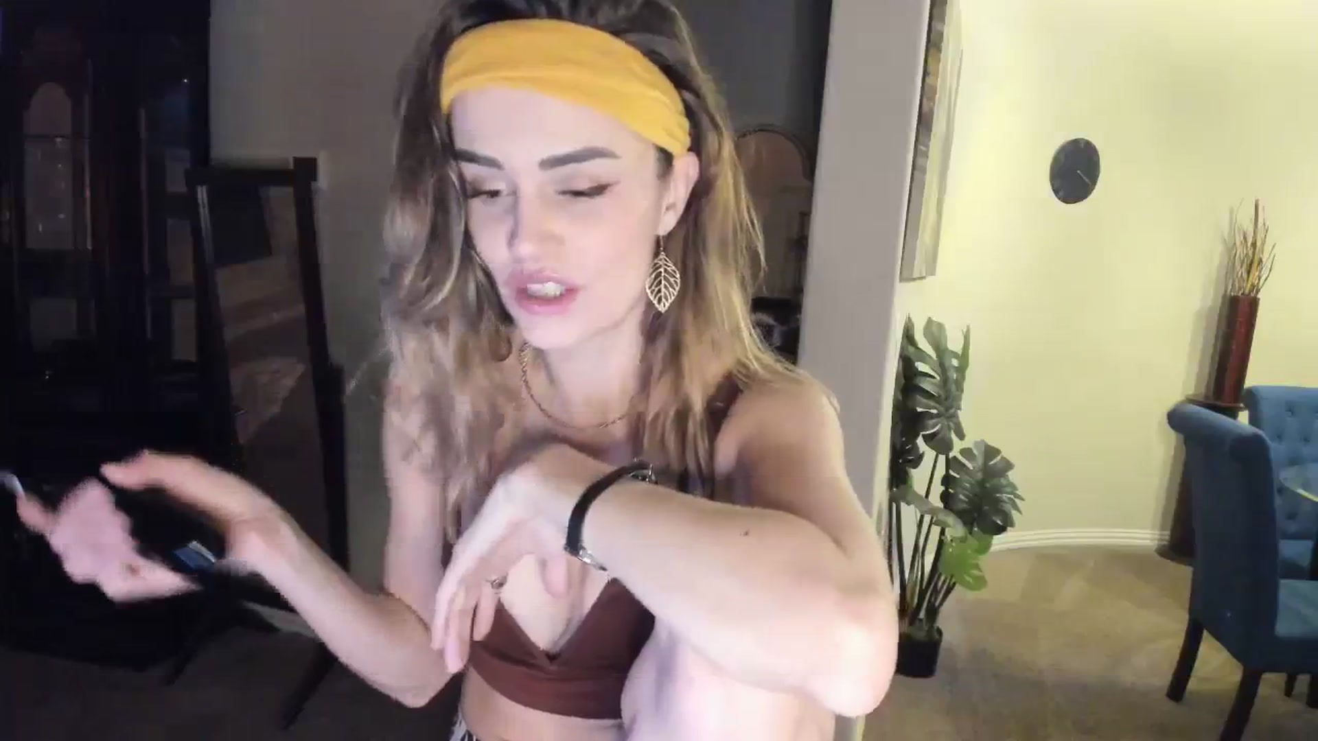Gallery image thumbnail from HeidiKlumsy's myfreecams stream on, 11/18/2023, 24:16 image 18 of 20