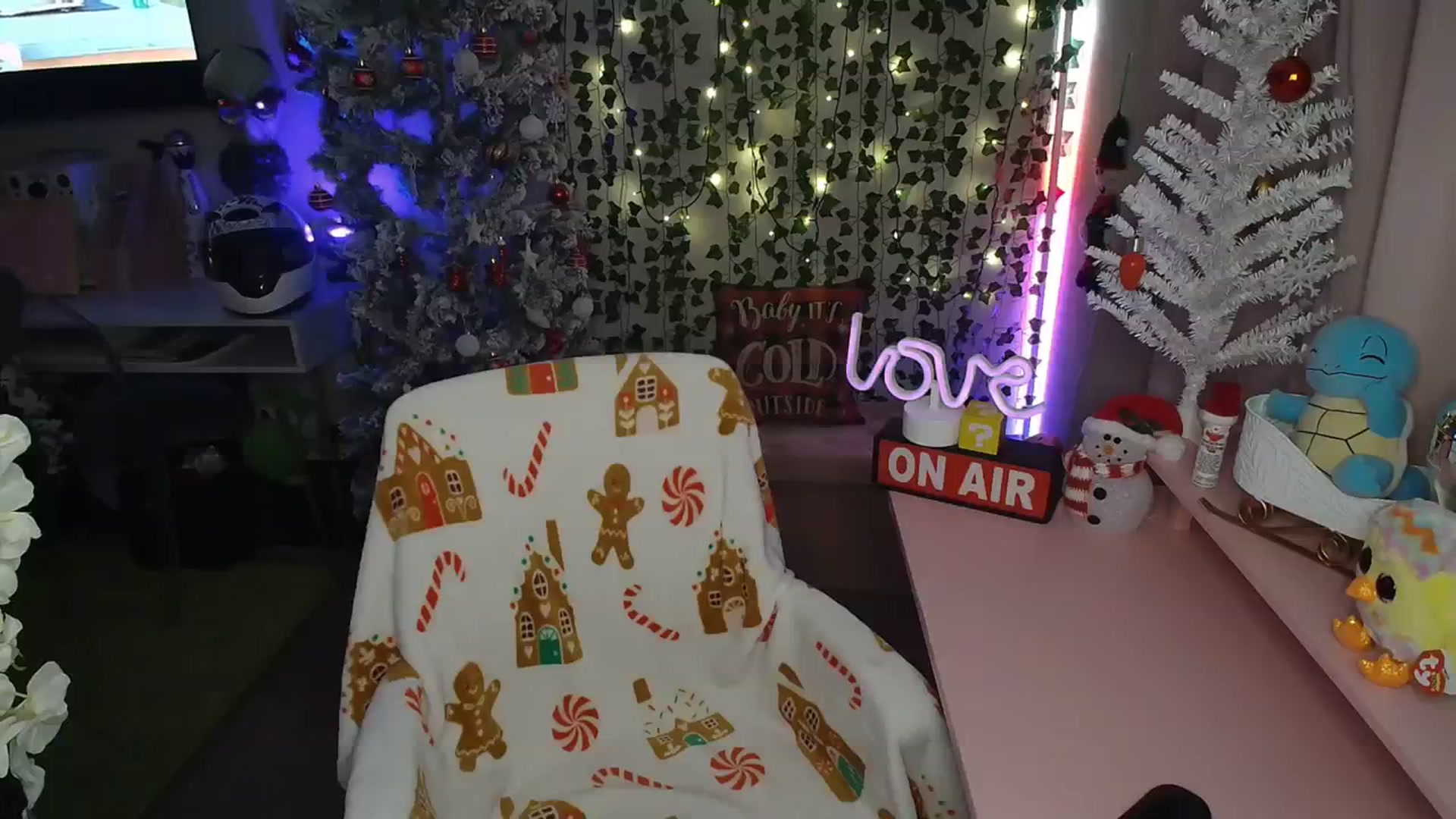 Gallery image thumbnail from HeidiKlumsy's myfreecams stream on, 12/13/2023, 22:40 image 2 of 20