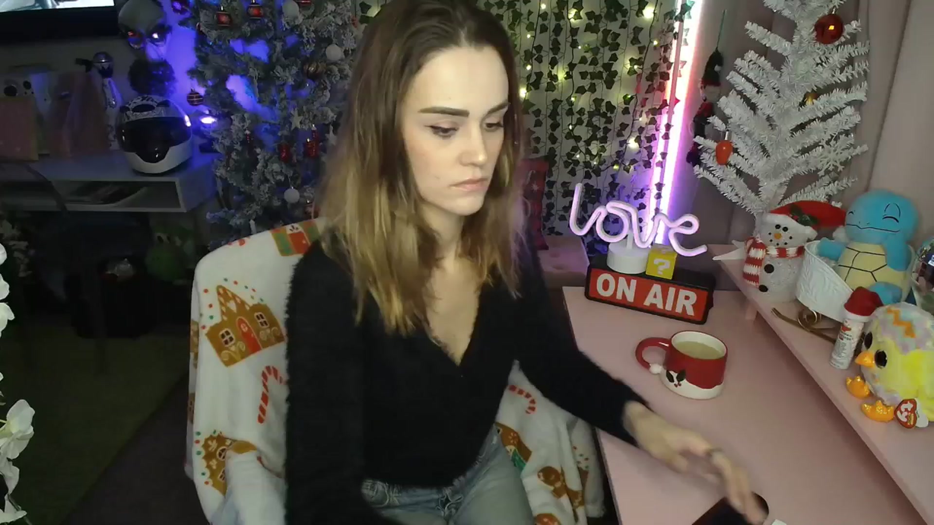 Gallery image thumbnail from HeidiKlumsy's myfreecams stream on, 12/13/2023, 22:40 image 5 of 20