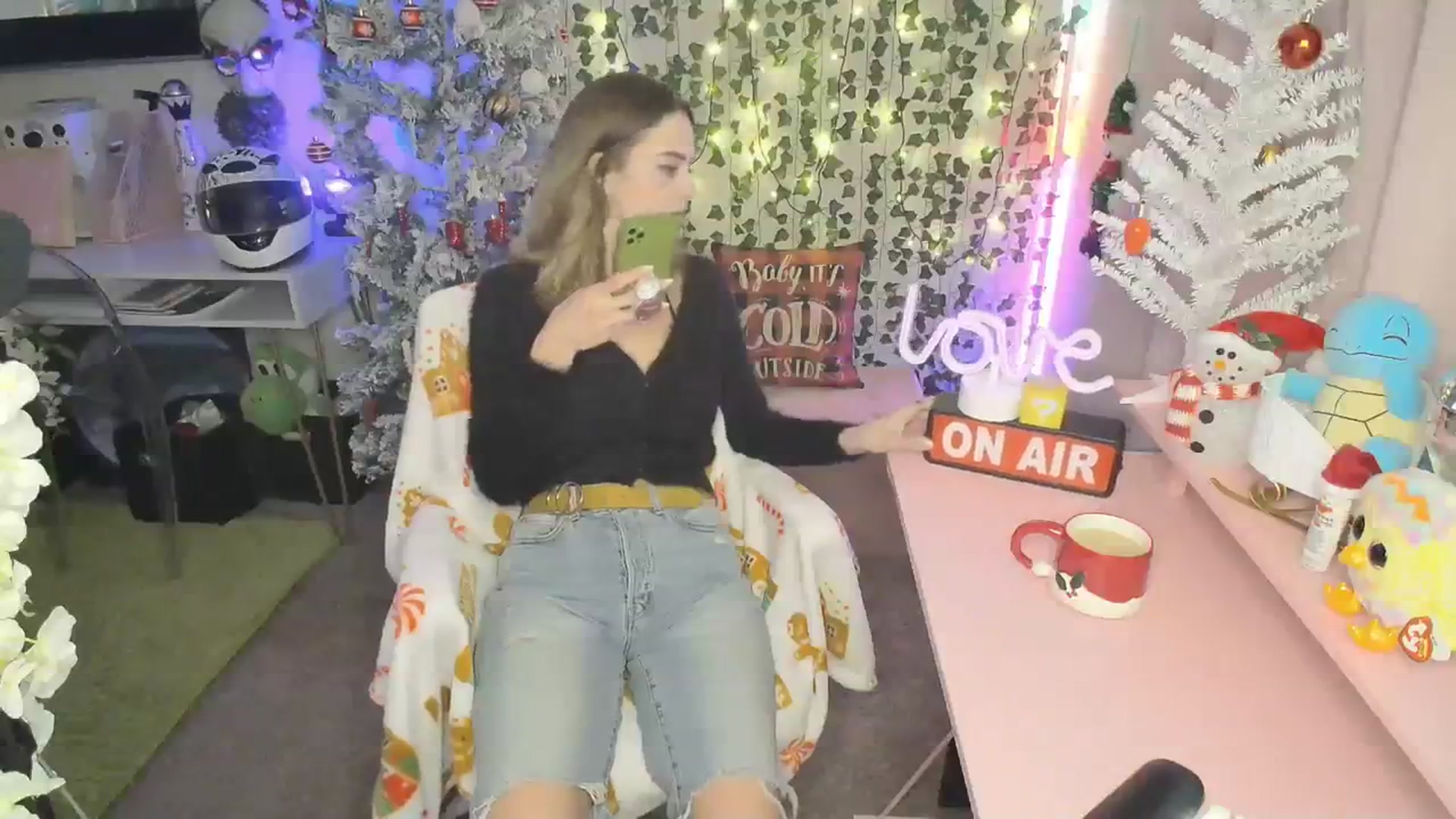 Gallery image thumbnail from HeidiKlumsy's myfreecams stream on, 12/13/2023, 22:40 image 9 of 20