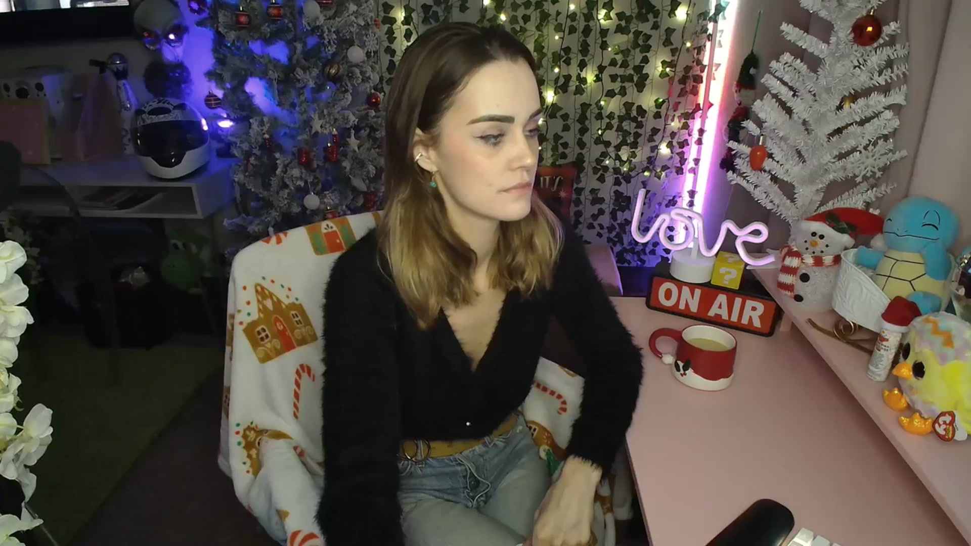 Gallery image thumbnail from HeidiKlumsy's myfreecams stream on, 12/13/2023, 22:40 image 18 of 20