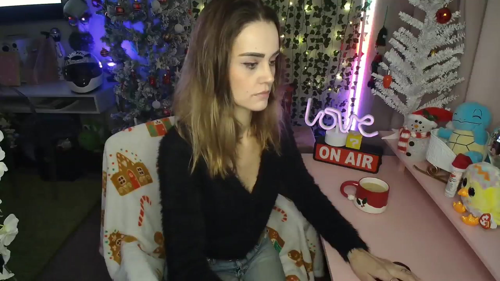 Gallery image thumbnail from HeidiKlumsy's myfreecams stream on, 12/13/2023, 22:40 image 4 of 20