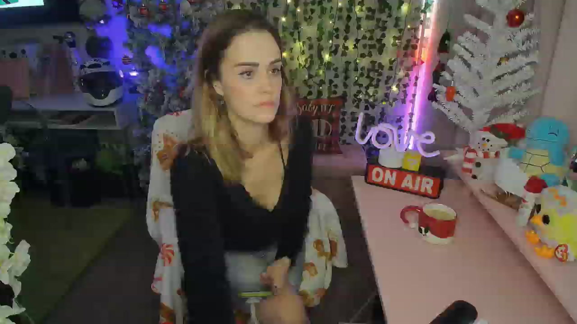 Gallery image thumbnail from HeidiKlumsy's myfreecams stream on, 12/13/2023, 22:40 image 8 of 20