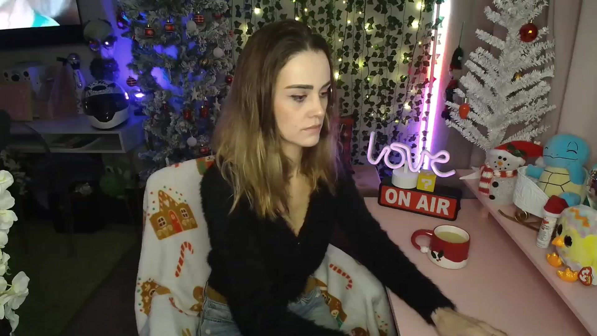 Gallery image thumbnail from HeidiKlumsy's myfreecams stream on, 12/13/2023, 22:40 image 3 of 20