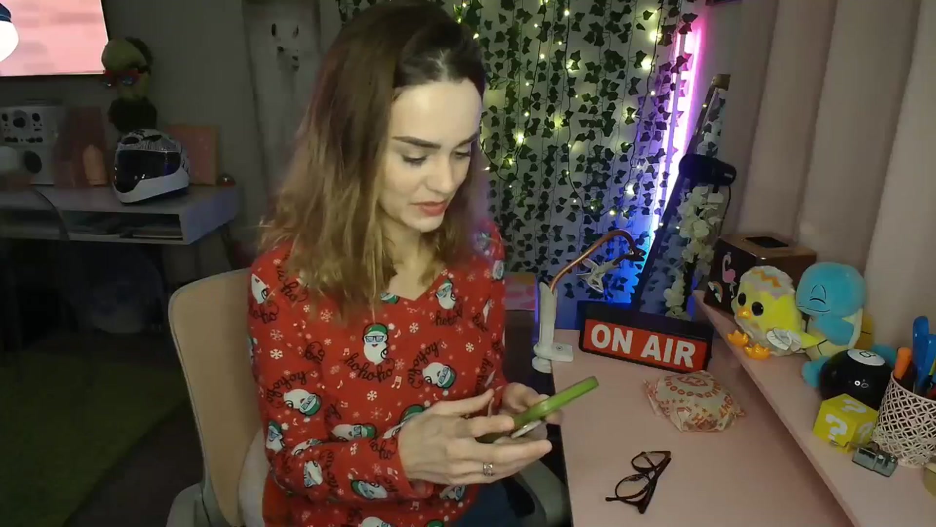 Gallery image thumbnail from HeidiKlumsy's myfreecams stream on, 12/18/2023, 23:34 image 2 of 20